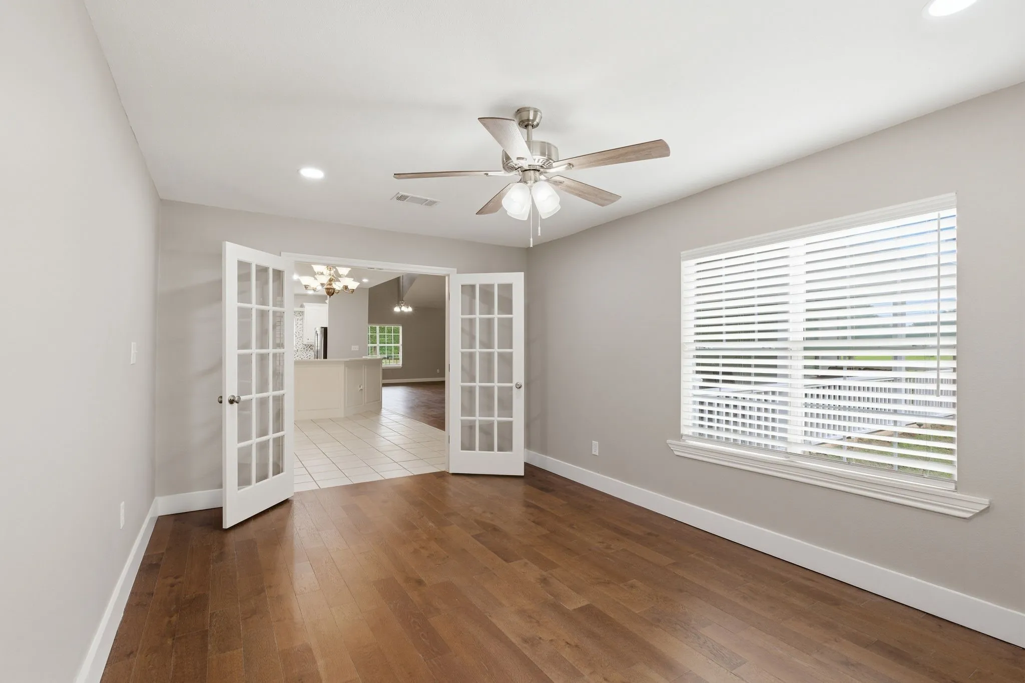 Single Family Residence For Sale in Wood County , 249 Private Road 5940, Emory, Texas 75440, 3 Bedroom, 3 Bathroom, 2 Garage spaces, 2,618 Sqft, built in 2000, mls#21363250, Real Estate Agent in Emory, Homes For Sale in Wood county, Homes For Sale in Emory, Realtor in Emory Texas, Real Estate Brokerage Independent Realty Texas, Luminita Cordes Realtor