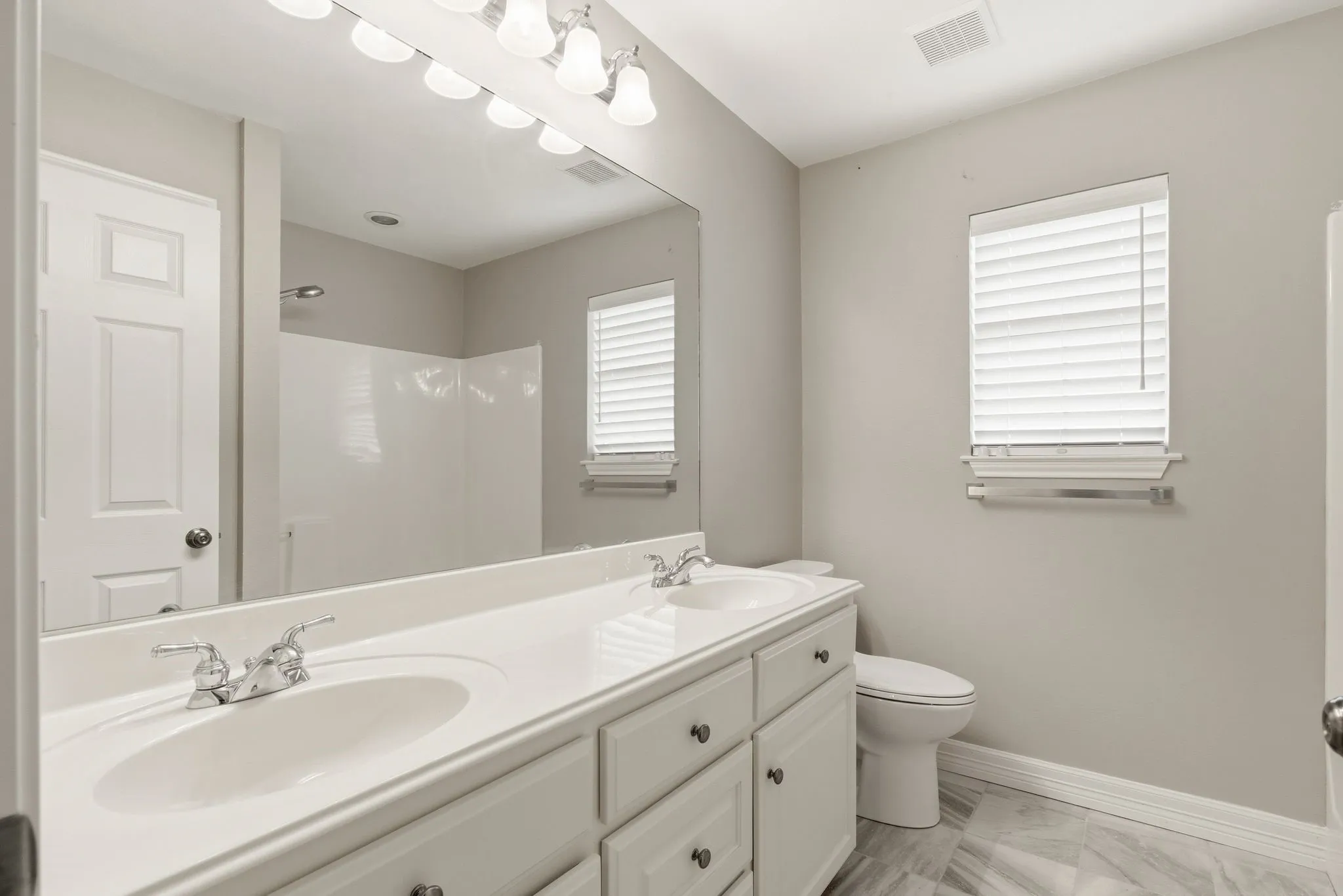 Single Family Residence For Sale in Wood County , 249 Private Road 5940, Emory, Texas 75440, 3 Bedroom, 3 Bathroom, 2 Garage spaces, 2,618 Sqft, built in 2000, mls#21363250, Real Estate Agent in Emory, Homes For Sale in Wood county, Homes For Sale in Emory, Realtor in Emory Texas, Real Estate Brokerage Independent Realty Texas, Luminita Cordes Realtor