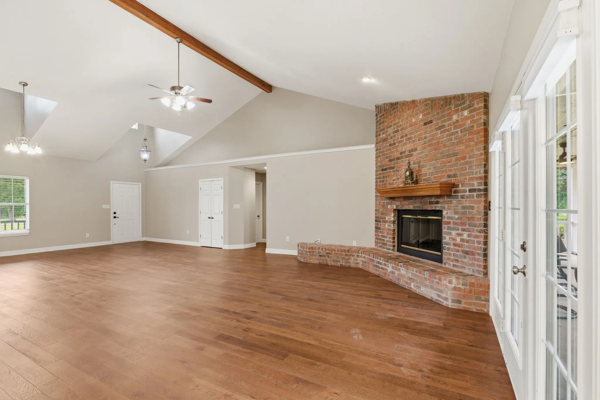 Single Family Residence For Sale in Wood County , 249 Private Road 5940, Emory, Texas 75440, 3 Bedroom, 3 Bathroom, 2 Garage spaces, 2,618 Sqft, built in 2000, mls#21363250, Real Estate Agent in Emory, Homes For Sale in Wood county, Homes For Sale in Emory, Realtor in Emory Texas, Real Estate Brokerage Independent Realty Texas, Luminita Cordes Realtor