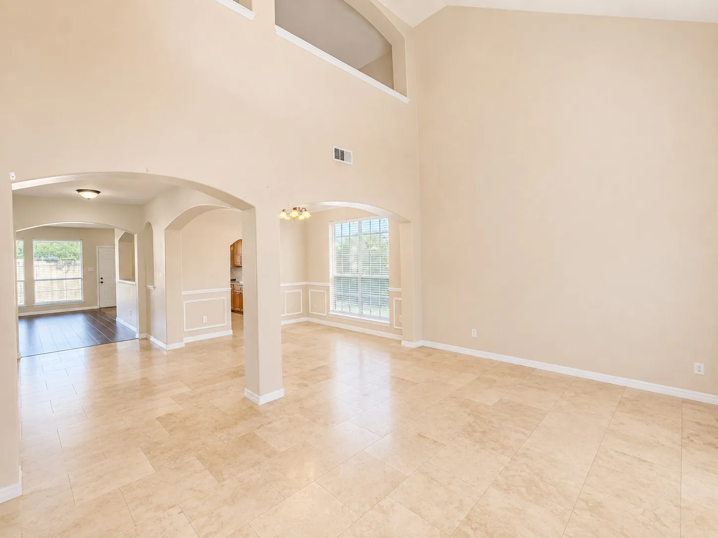 Single Family Residence For Sale in Collin County , 4633 Poppy Hills Drive, Frisco, Texas 75035, 3 Bedroom, 3 Bathroom, 2 Garage spaces, 2,431 Sqft, built in 1999, mls#21362275, Real Estate Agent in Frisco, Homes For Sale in Collin county, Homes For Sale in Frisco, Realtor in Frisco Texas, Real Estate Brokerage Independent Realty Texas, Luminita Cordes Realtor