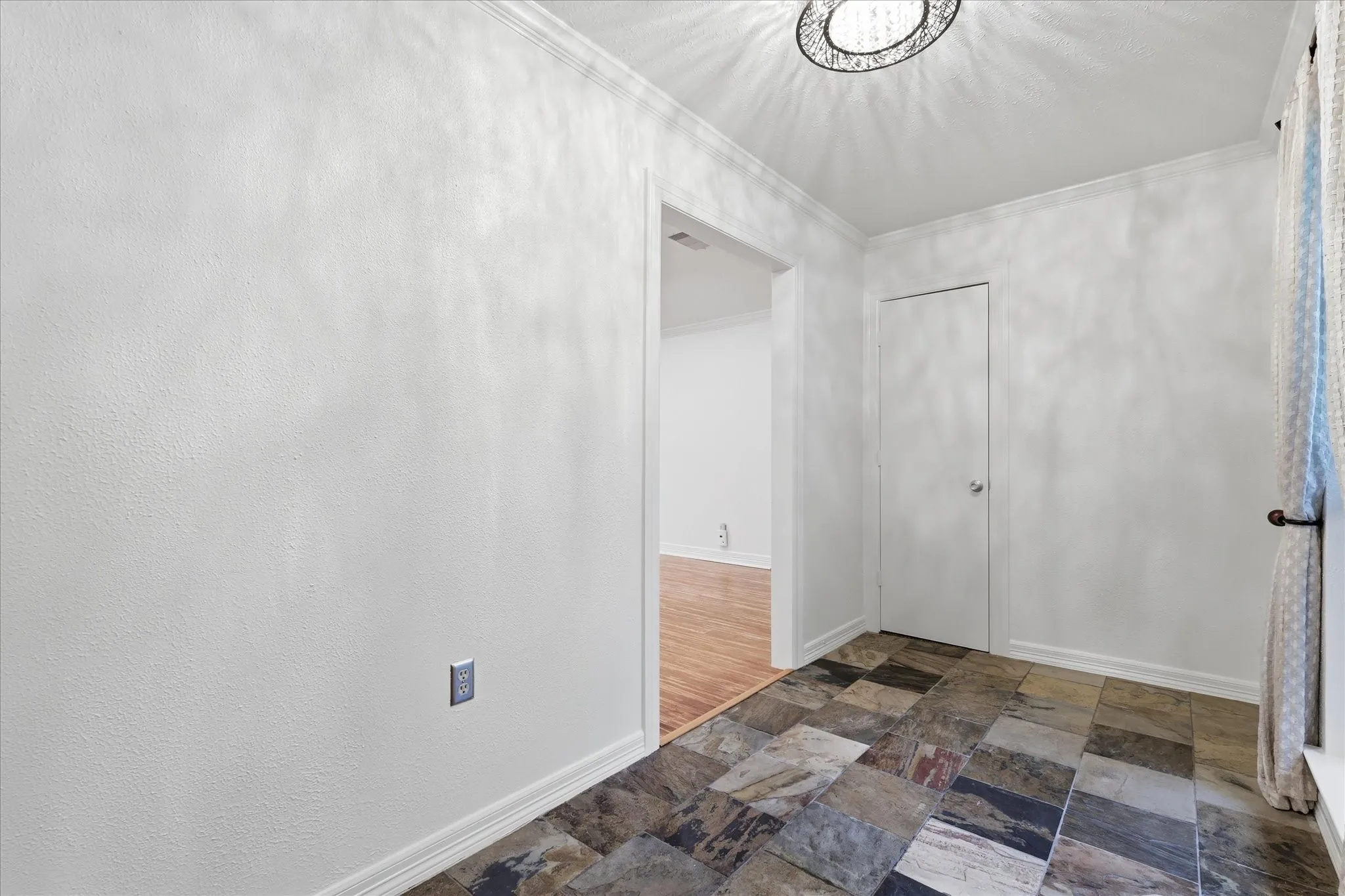 Single Family Residence For Sale in Collin County , 2512 Timbercreek Drive, Plano, Texas 75075, 4 Bedroom, 3 Bathroom, 2 Garage spaces, 2,588 Sqft, built in 1973, mls#21363232, Real Estate Agent in Plano, Homes For Sale in Collin county, Homes For Sale in Plano, Realtor in Plano Texas, Real Estate Brokerage Independent Realty Texas, Luminita Cordes Realtor
