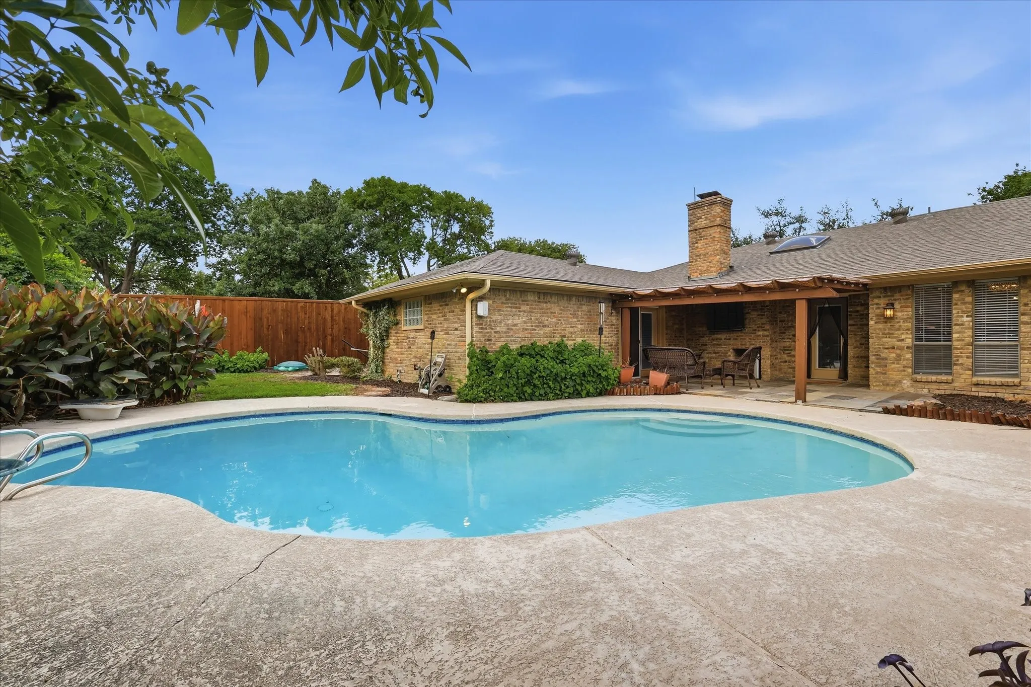 Single Family Residence For Sale in Collin County , 2512 Timbercreek Drive, Plano, Texas 75075, 4 Bedroom, 3 Bathroom, 2 Garage spaces, 2,588 Sqft, built in 1973, mls#21363232, Real Estate Agent in Plano, Homes For Sale in Collin county, Homes For Sale in Plano, Realtor in Plano Texas, Real Estate Brokerage Independent Realty Texas, Luminita Cordes Realtor