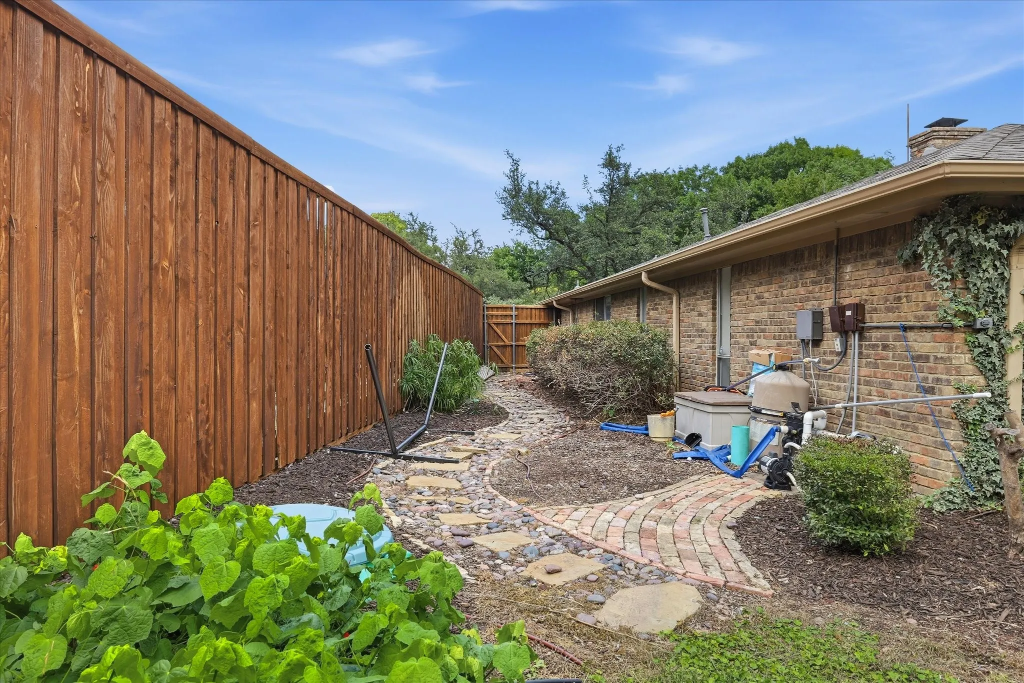 Single Family Residence For Sale in Collin County , 2512 Timbercreek Drive, Plano, Texas 75075, 4 Bedroom, 3 Bathroom, 2 Garage spaces, 2,588 Sqft, built in 1973, mls#21363232, Real Estate Agent in Plano, Homes For Sale in Collin county, Homes For Sale in Plano, Realtor in Plano Texas, Real Estate Brokerage Independent Realty Texas, Luminita Cordes Realtor