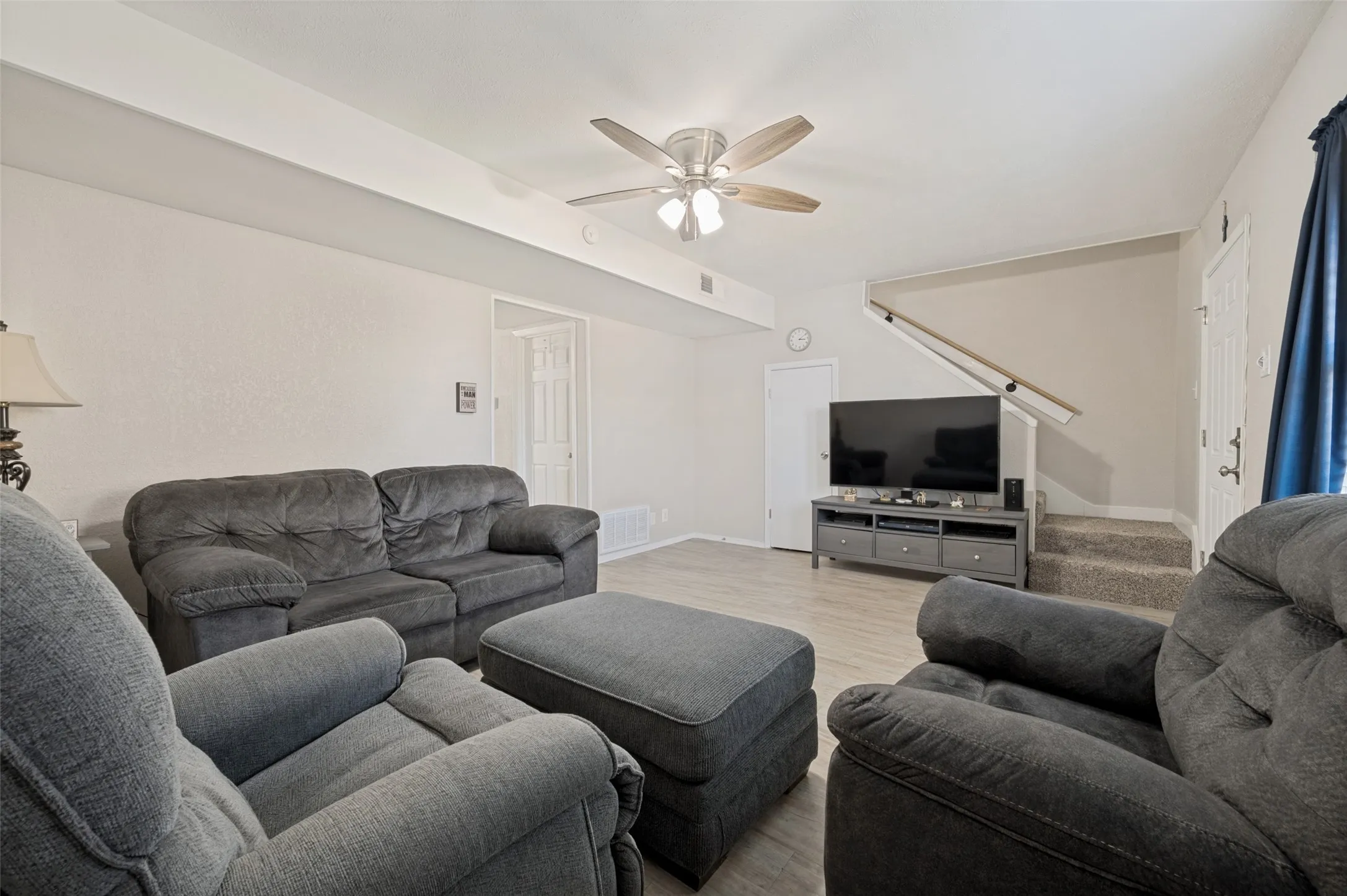 Townhouse For Sale in Grayson County , 1905 W Morton Street 1, Denison, Texas 75020, 3 Bedroom, 2 Bathroom, Garage spaces, 1,080 Sqft, built in 1962, mls#21363047, Real Estate Agent in Denison, Homes For Sale in Grayson county, Homes For Sale in Denison, Realtor in Denison Texas, Real Estate Brokerage Independent Realty Texas, Luminita Cordes Realtor
