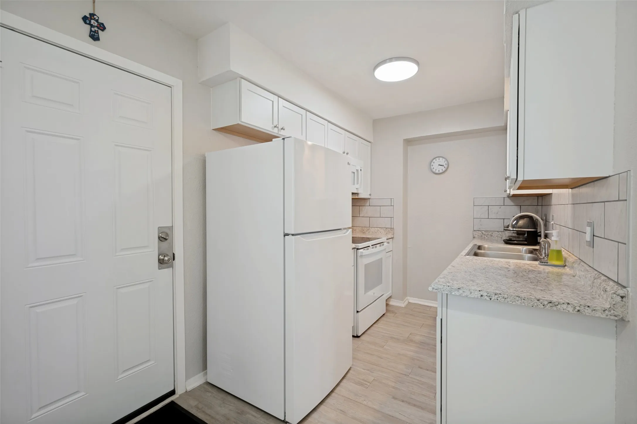 Townhouse For Sale in Grayson County , 1905 W Morton Street 1, Denison, Texas 75020, 3 Bedroom, 2 Bathroom, Garage spaces, 1,080 Sqft, built in 1962, mls#21363047, Real Estate Agent in Denison, Homes For Sale in Grayson county, Homes For Sale in Denison, Realtor in Denison Texas, Real Estate Brokerage Independent Realty Texas, Luminita Cordes Realtor