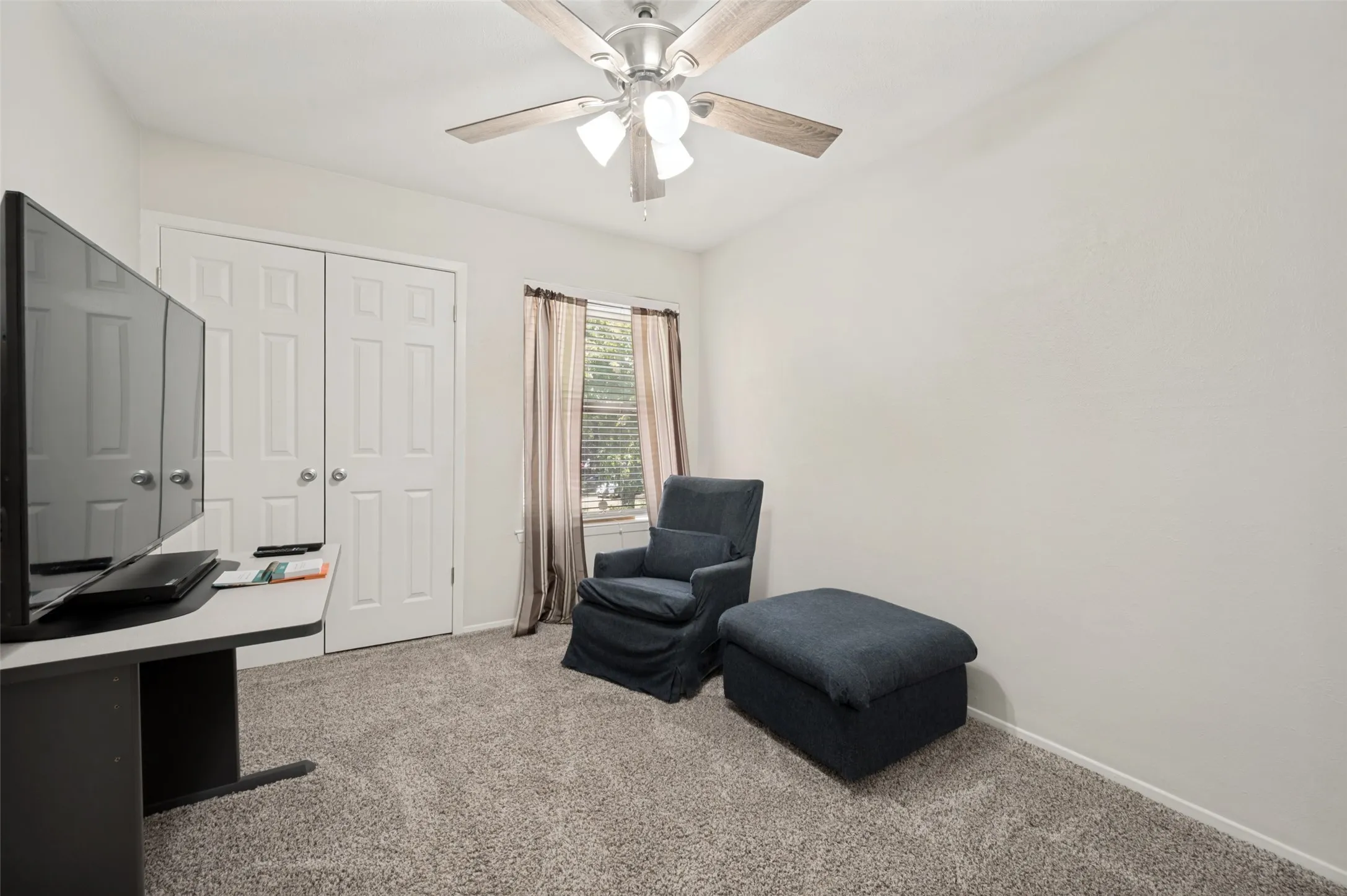 Townhouse For Sale in Grayson County , 1905 W Morton Street 1, Denison, Texas 75020, 3 Bedroom, 2 Bathroom, Garage spaces, 1,080 Sqft, built in 1962, mls#21363047, Real Estate Agent in Denison, Homes For Sale in Grayson county, Homes For Sale in Denison, Realtor in Denison Texas, Real Estate Brokerage Independent Realty Texas, Luminita Cordes Realtor
