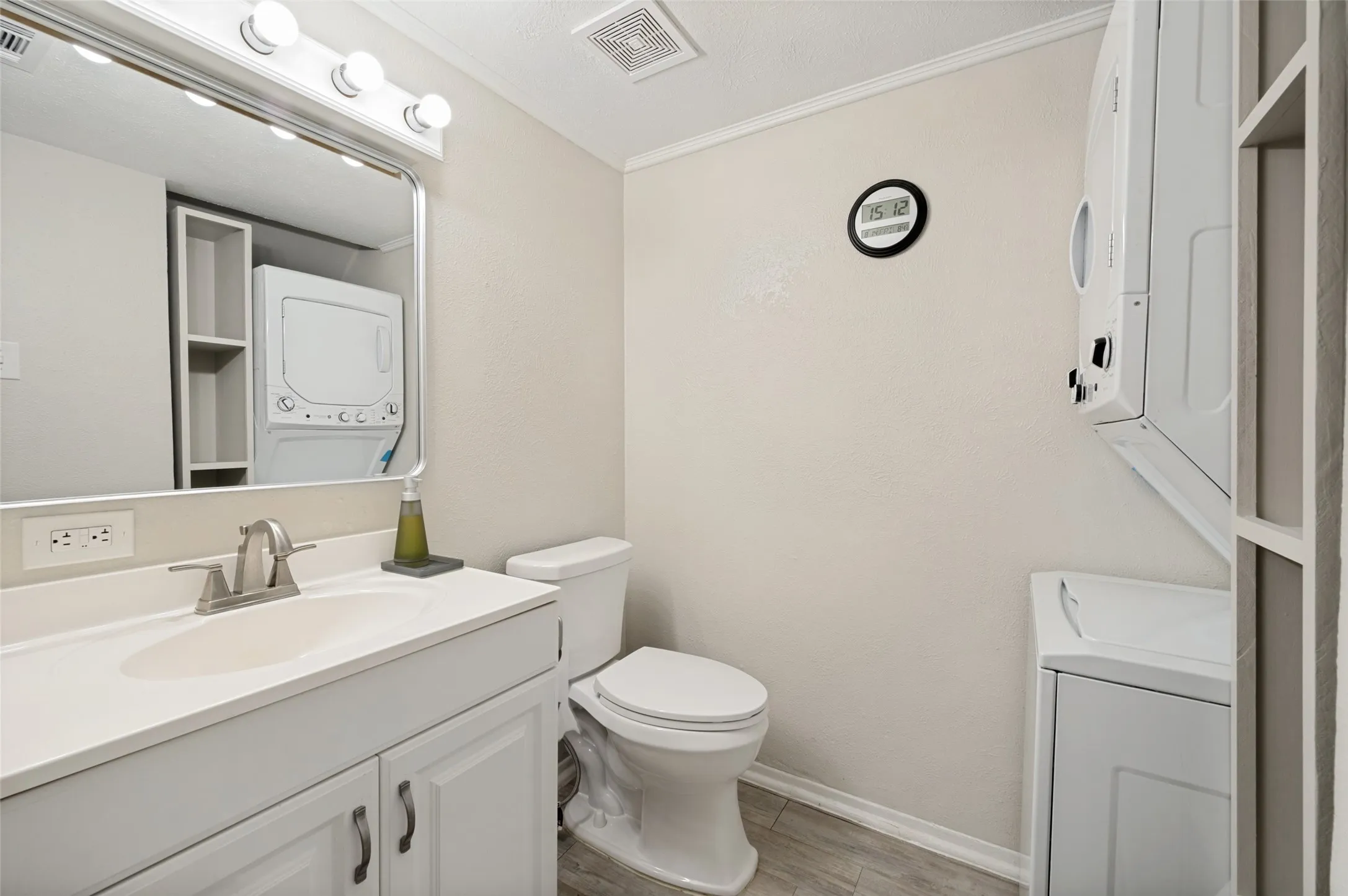 Townhouse For Sale in Grayson County , 1905 W Morton Street 1, Denison, Texas 75020, 3 Bedroom, 2 Bathroom, Garage spaces, 1,080 Sqft, built in 1962, mls#21363047, Real Estate Agent in Denison, Homes For Sale in Grayson county, Homes For Sale in Denison, Realtor in Denison Texas, Real Estate Brokerage Independent Realty Texas, Luminita Cordes Realtor