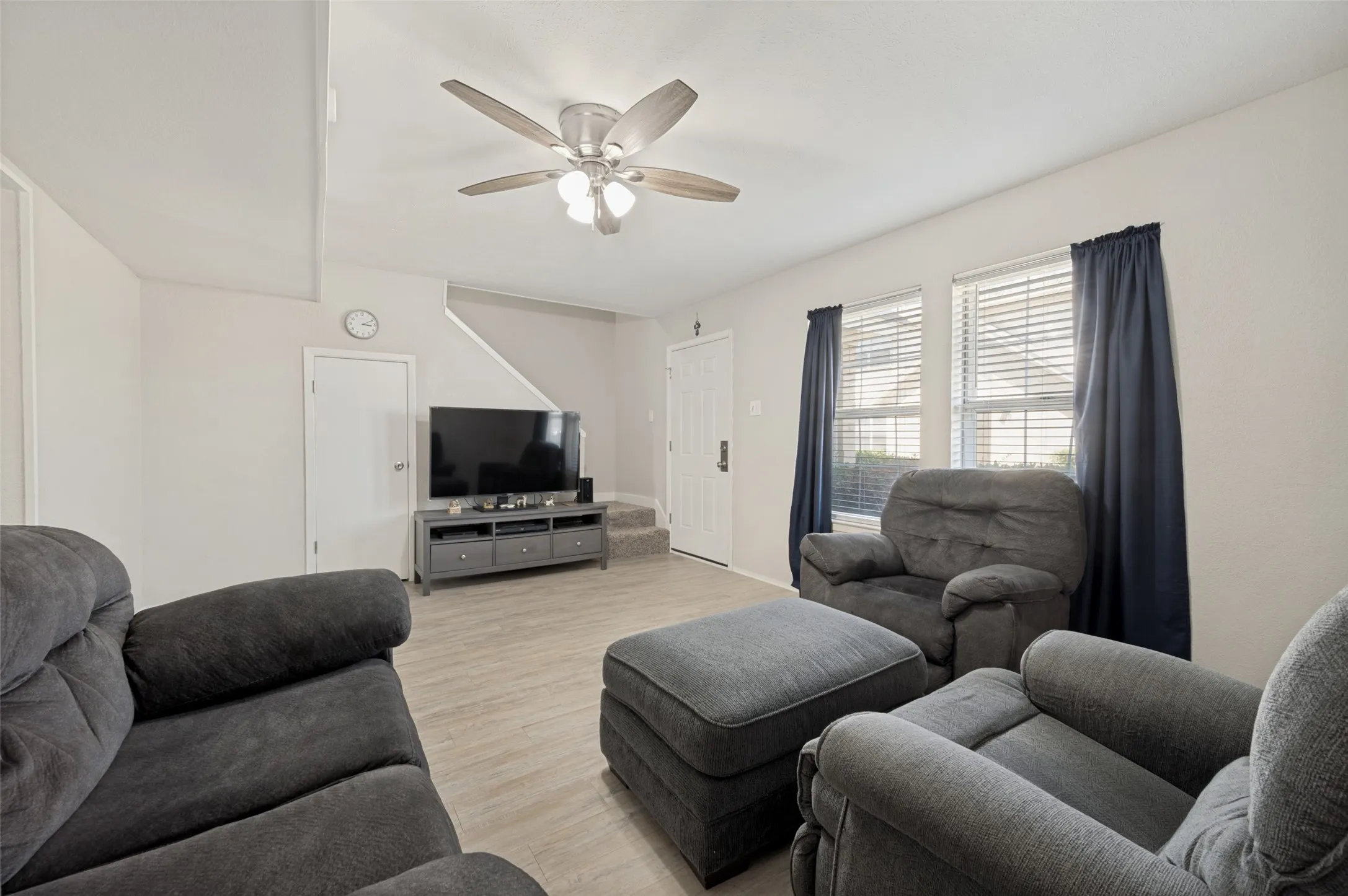 Townhouse For Sale in Grayson County , 1905 W Morton Street 1, Denison, Texas 75020, 3 Bedroom, 2 Bathroom, Garage spaces, 1,080 Sqft, built in 1962, mls#21363047, Real Estate Agent in Denison, Homes For Sale in Grayson county, Homes For Sale in Denison, Realtor in Denison Texas, Real Estate Brokerage Independent Realty Texas, Luminita Cordes Realtor