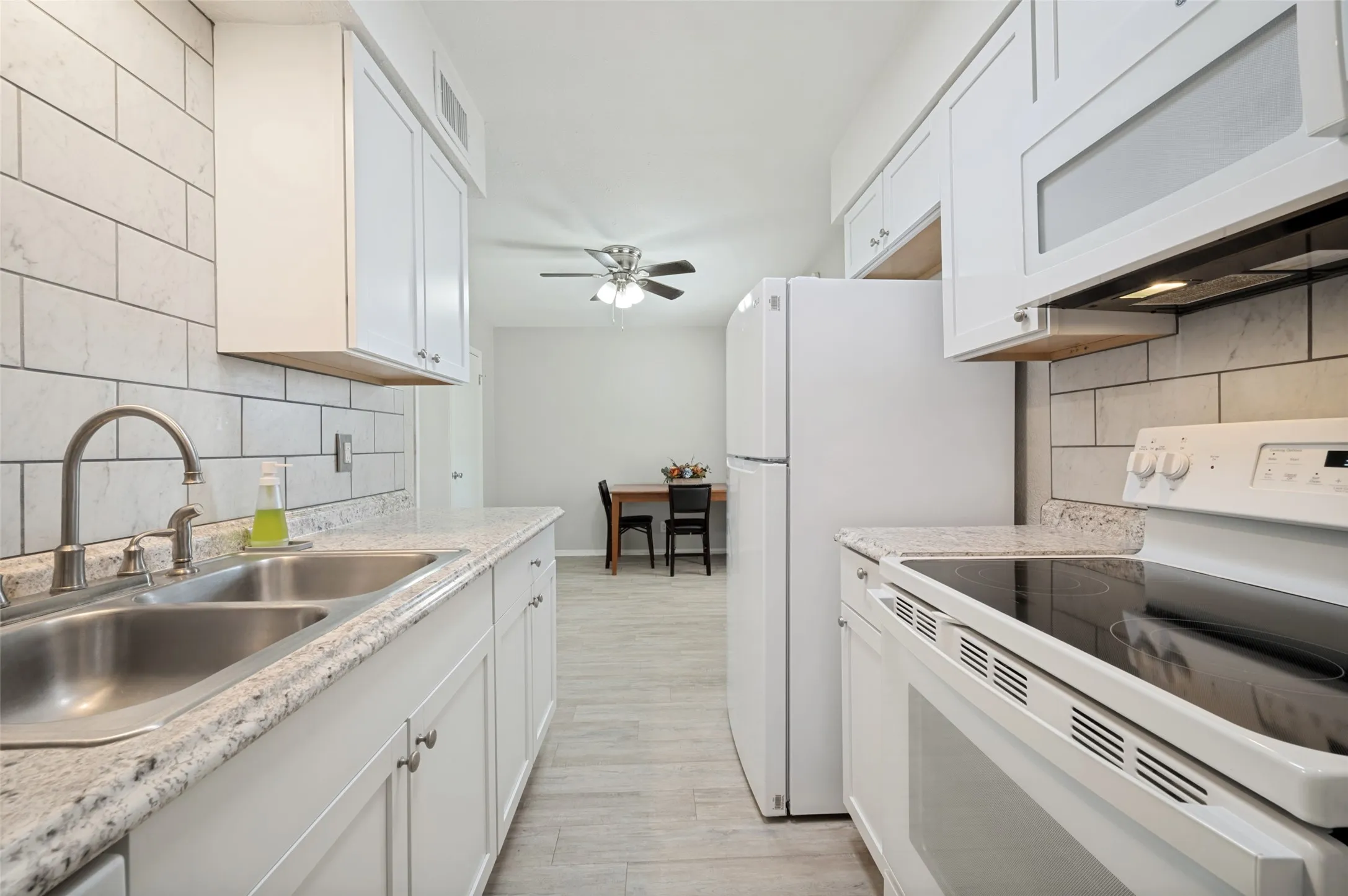 Townhouse For Sale in Grayson County , 1905 W Morton Street 1, Denison, Texas 75020, 3 Bedroom, 2 Bathroom, Garage spaces, 1,080 Sqft, built in 1962, mls#21363047, Real Estate Agent in Denison, Homes For Sale in Grayson county, Homes For Sale in Denison, Realtor in Denison Texas, Real Estate Brokerage Independent Realty Texas, Luminita Cordes Realtor