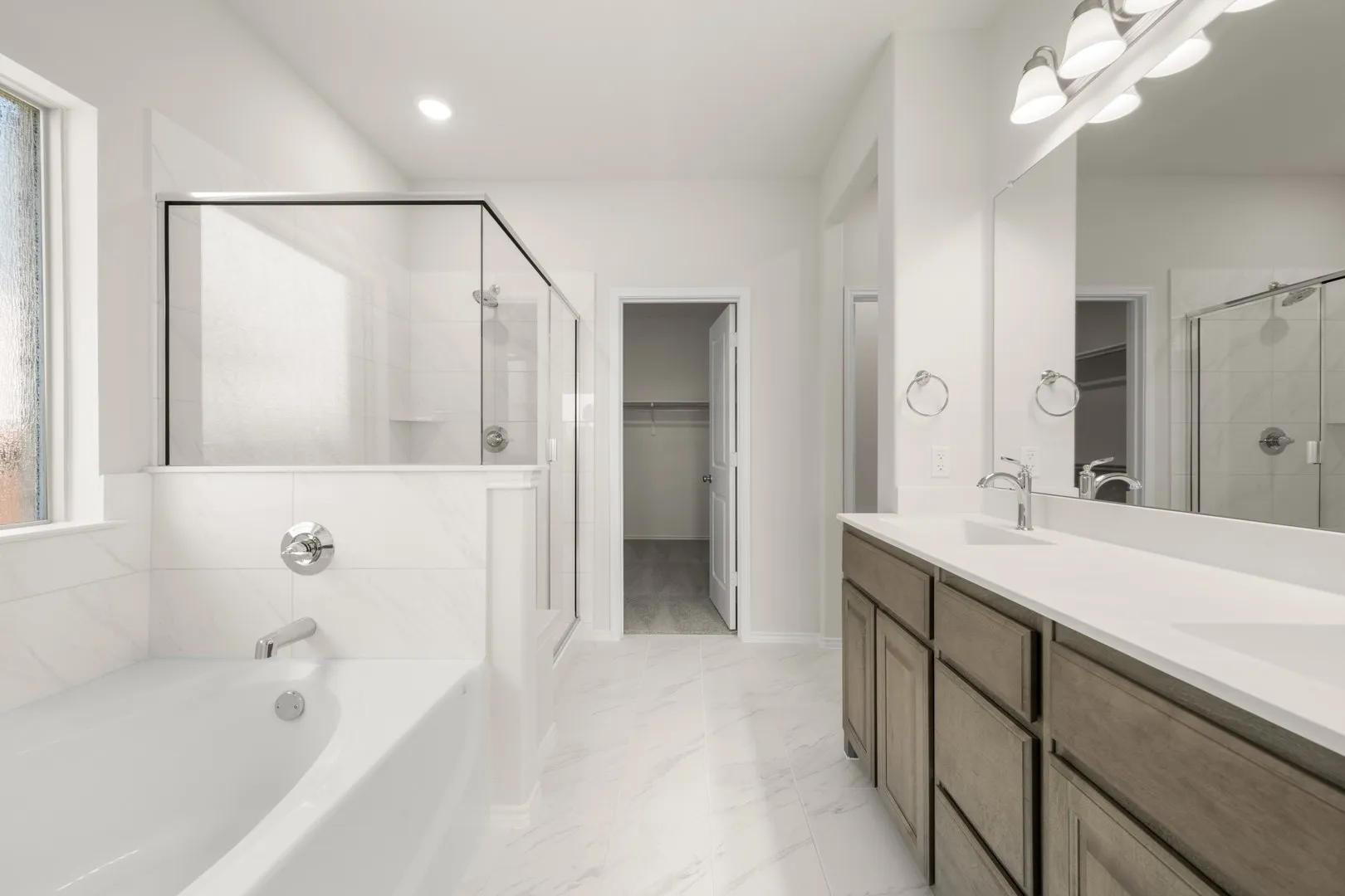 19_7749 Gatevine- Primary Suite-3