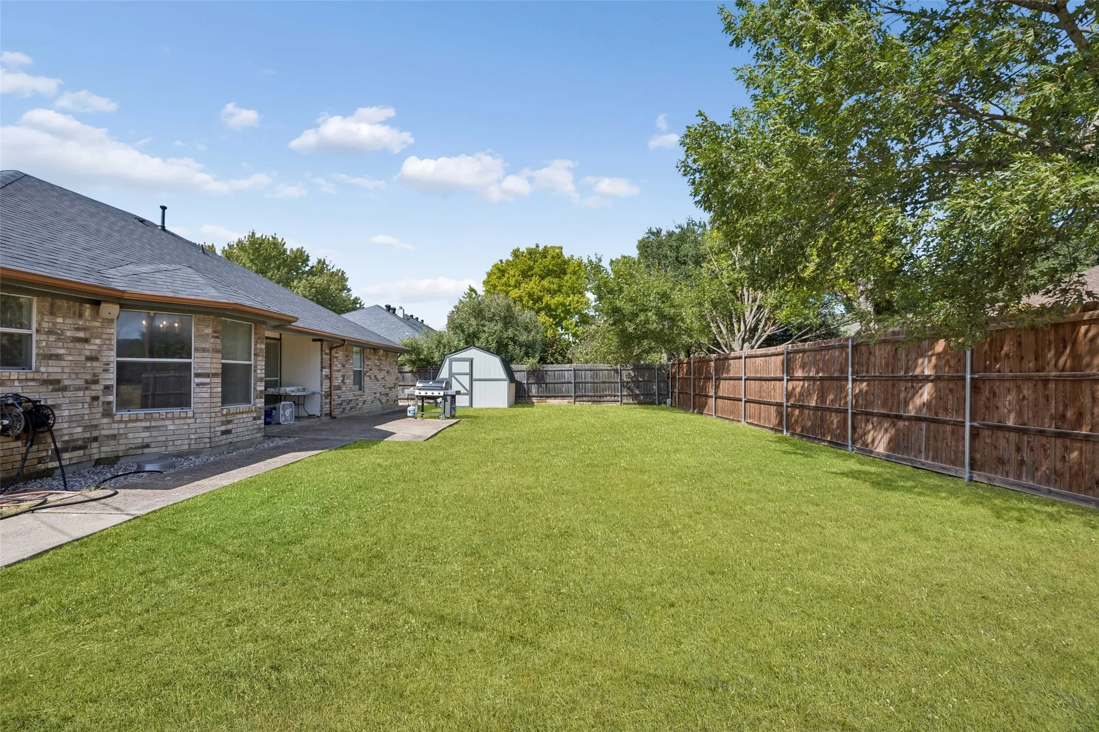 Single Family Residence For Sale in Tarrant County , 340 Austin Street, Keller, Texas 76248, 5 Bedroom, 2 Bathroom, 1 Garage spaces, 1,555 Sqft, built in 1992, mls#21363088, Real Estate Agent in Keller, Homes For Sale in Tarrant county, Homes For Sale in Keller, Realtor in Keller Texas, Real Estate Brokerage Independent Realty Texas, Luminita Cordes Realtor
