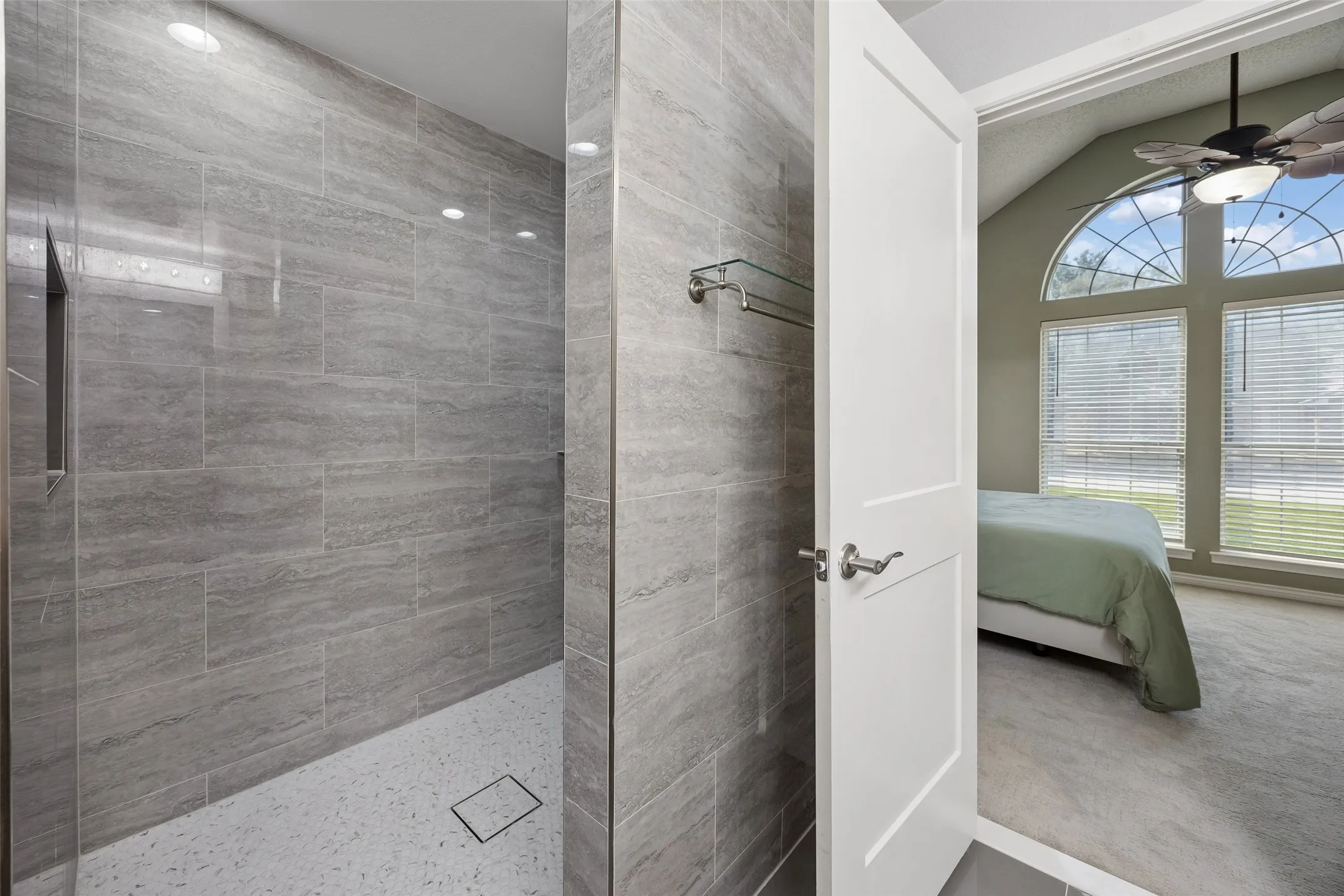 Single Family Residence For Sale in Tarrant County , 340 Austin Street, Keller, Texas 76248, 5 Bedroom, 2 Bathroom, 1 Garage spaces, 1,555 Sqft, built in 1992, mls#21363088, Real Estate Agent in Keller, Homes For Sale in Tarrant county, Homes For Sale in Keller, Realtor in Keller Texas, Real Estate Brokerage Independent Realty Texas, Luminita Cordes Realtor