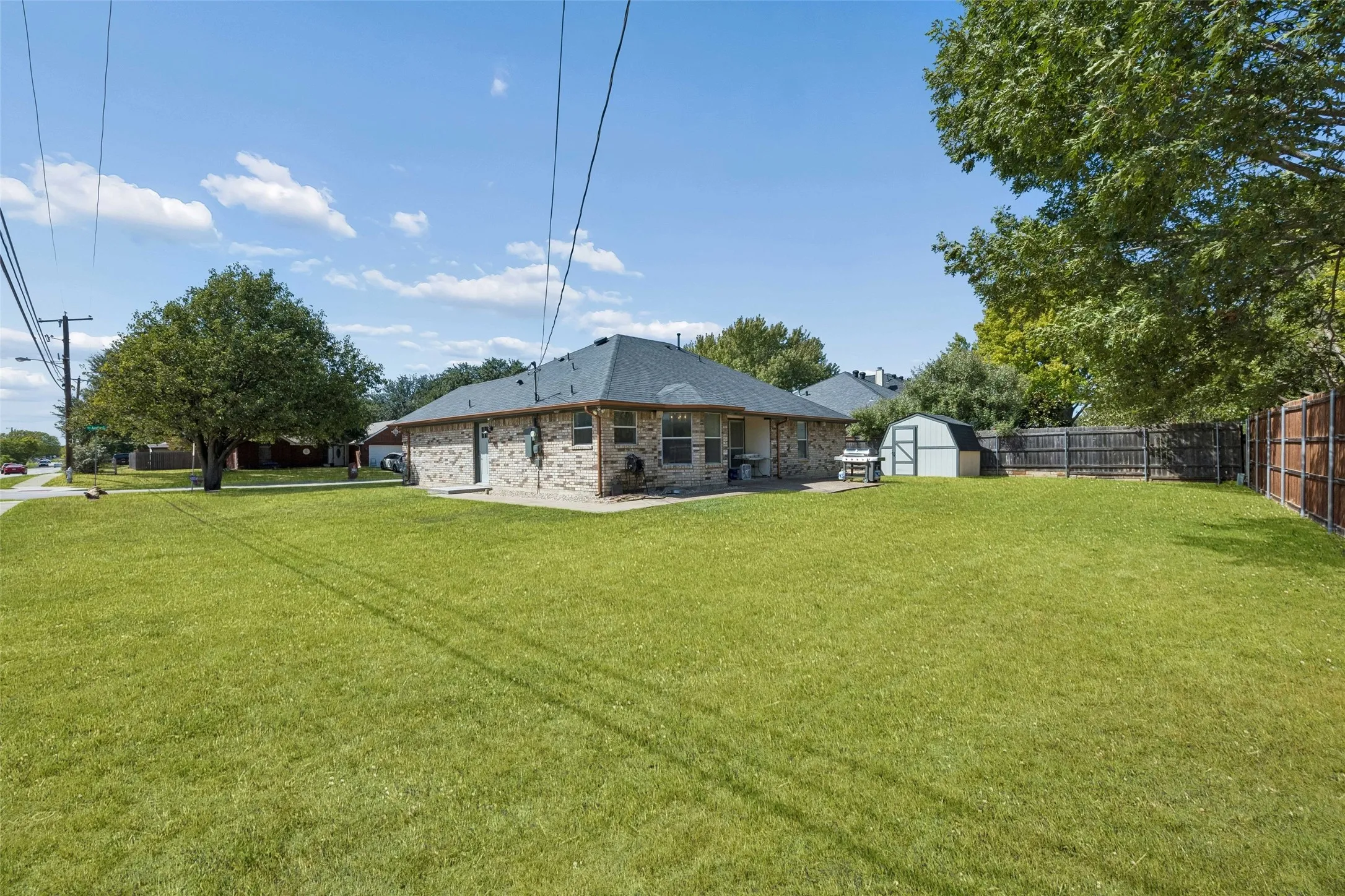 Single Family Residence For Sale in Tarrant County , 340 Austin Street, Keller, Texas 76248, 5 Bedroom, 2 Bathroom, 1 Garage spaces, 1,555 Sqft, built in 1992, mls#21363088, Real Estate Agent in Keller, Homes For Sale in Tarrant county, Homes For Sale in Keller, Realtor in Keller Texas, Real Estate Brokerage Independent Realty Texas, Luminita Cordes Realtor
