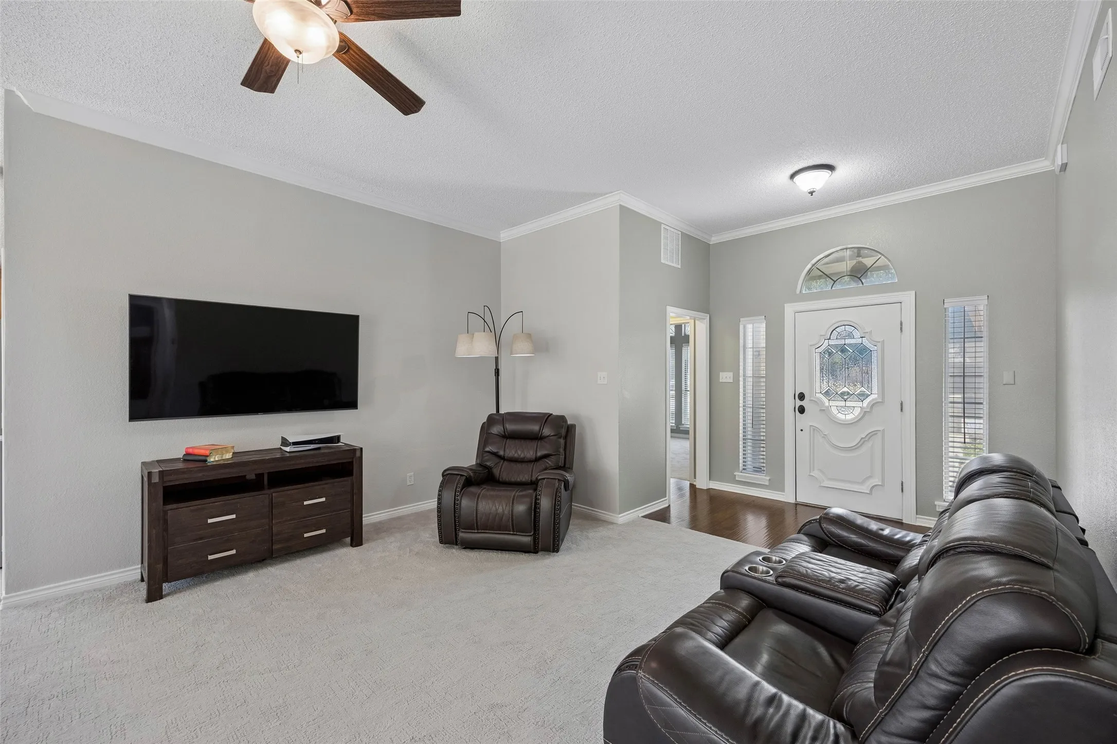 Single Family Residence For Sale in Tarrant County , 340 Austin Street, Keller, Texas 76248, 5 Bedroom, 2 Bathroom, 1 Garage spaces, 1,555 Sqft, built in 1992, mls#21363088, Real Estate Agent in Keller, Homes For Sale in Tarrant county, Homes For Sale in Keller, Realtor in Keller Texas, Real Estate Brokerage Independent Realty Texas, Luminita Cordes Realtor