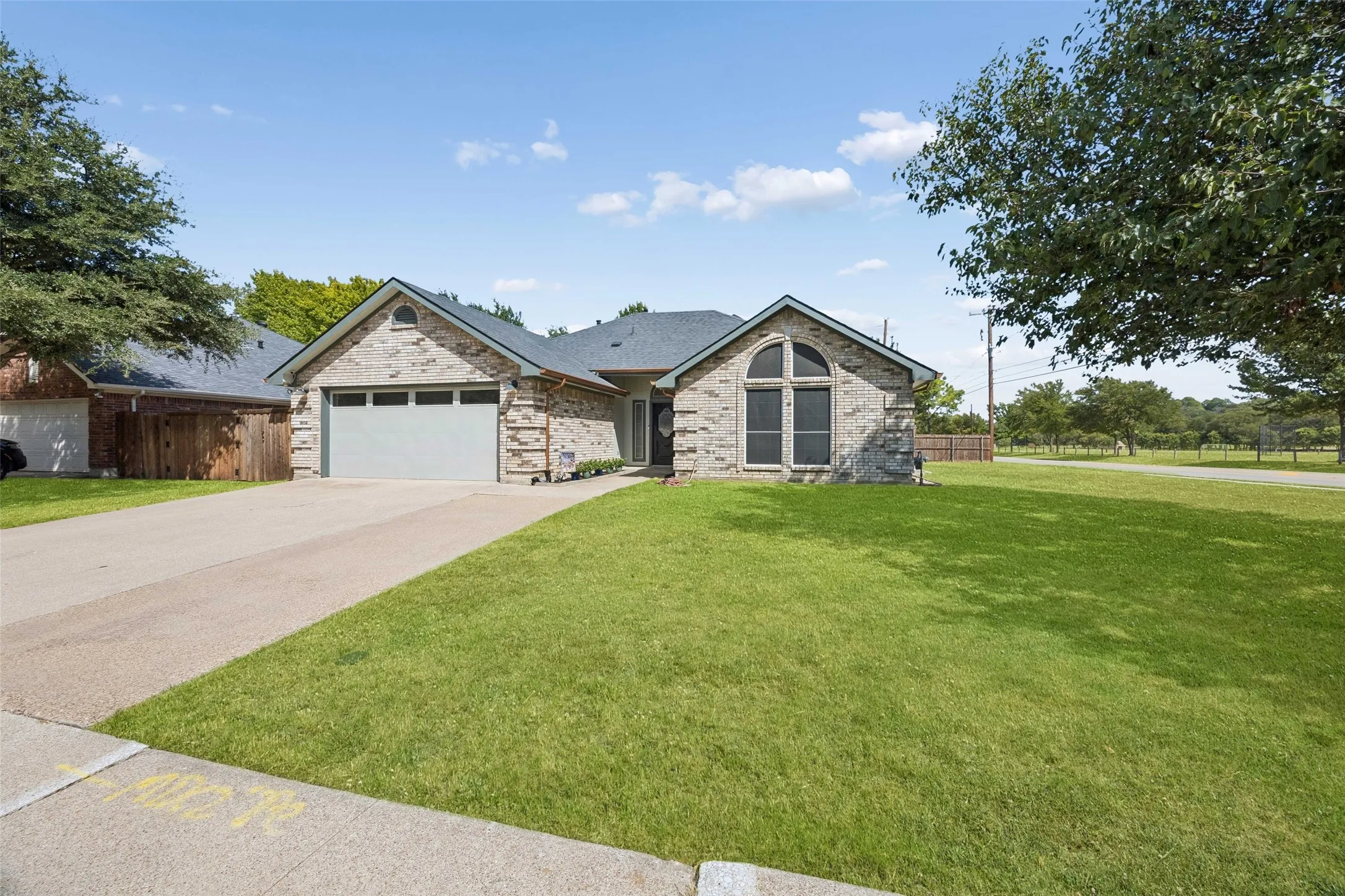 Single Family Residence For Sale in Tarrant County , 340 Austin Street, Keller, Texas 76248, 5 Bedroom, 2 Bathroom, 1 Garage spaces, 1,555 Sqft, built in 1992, mls#21363088, Real Estate Agent in Keller, Homes For Sale in Tarrant county, Homes For Sale in Keller, Realtor in Keller Texas, Real Estate Brokerage Independent Realty Texas, Luminita Cordes Realtor
