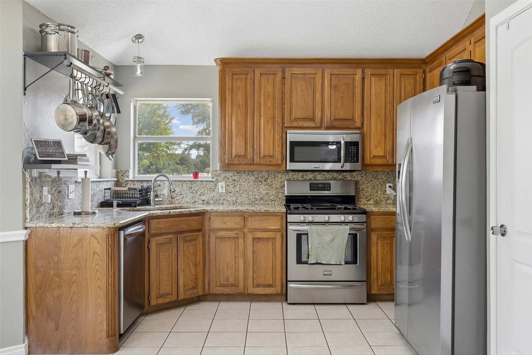 Single Family Residence For Sale in Tarrant County , 340 Austin Street, Keller, Texas 76248, 5 Bedroom, 2 Bathroom, 1 Garage spaces, 1,555 Sqft, built in 1992, mls#21363088, Real Estate Agent in Keller, Homes For Sale in Tarrant county, Homes For Sale in Keller, Realtor in Keller Texas, Real Estate Brokerage Independent Realty Texas, Luminita Cordes Realtor