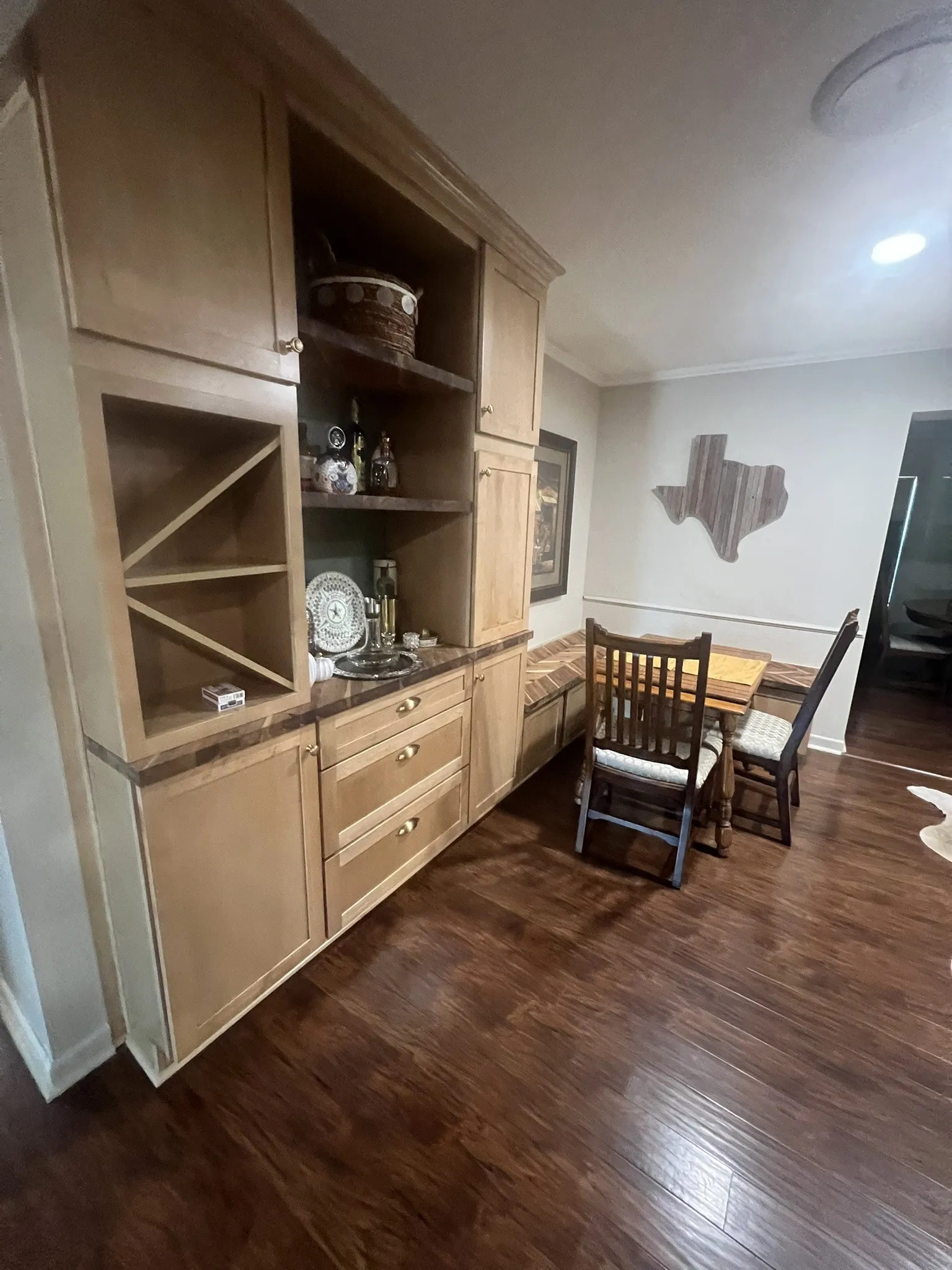 Single Family Residence For Rent in Taylor County , 1526 Rosewood Drive, Abilene, Texas 79603, 3 Bedroom, 2 Bathroom, 1 Garage spaces, 1,771 Sqft, built in 1963, mls#21363280, Real Estate Agent in Abilene, Homes For Rent in Taylor county, Homes For Rent in Abilene, Realtor in Abilene Texas, Real Estate Brokerage Independent Realty Texas, Luminita Cordes Realtor