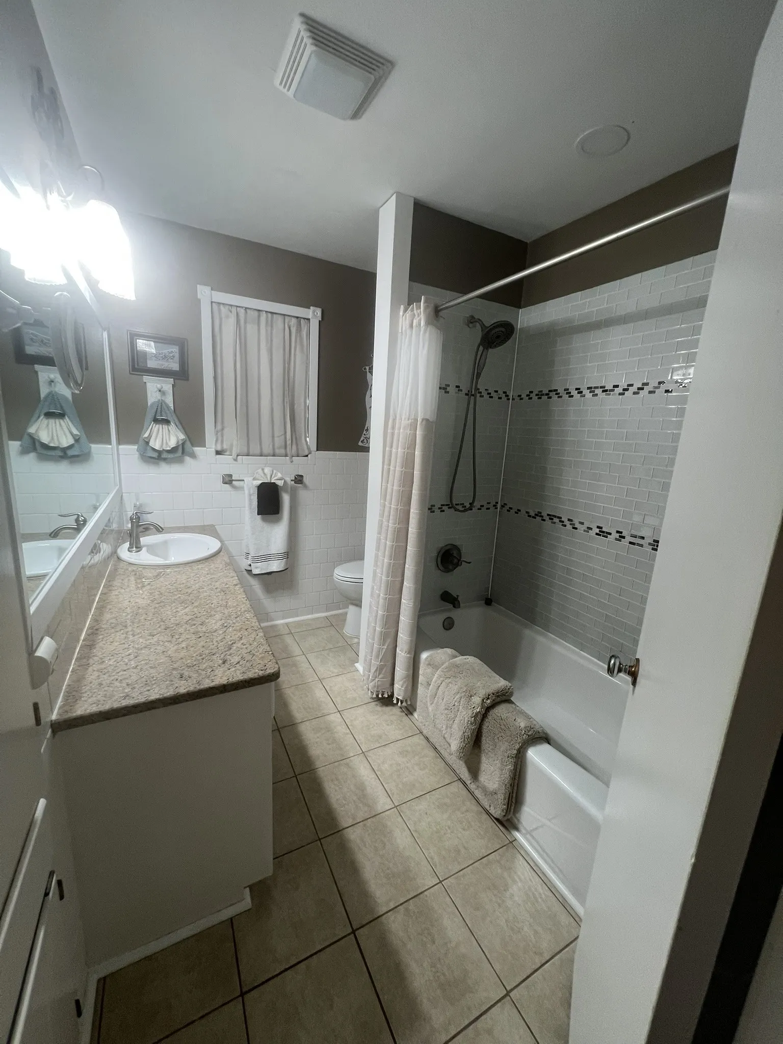 Single Family Residence For Rent in Taylor County , 1526 Rosewood Drive, Abilene, Texas 79603, 3 Bedroom, 2 Bathroom, 1 Garage spaces, 1,771 Sqft, built in 1963, mls#21363280, Real Estate Agent in Abilene, Homes For Rent in Taylor county, Homes For Rent in Abilene, Realtor in Abilene Texas, Real Estate Brokerage Independent Realty Texas, Luminita Cordes Realtor