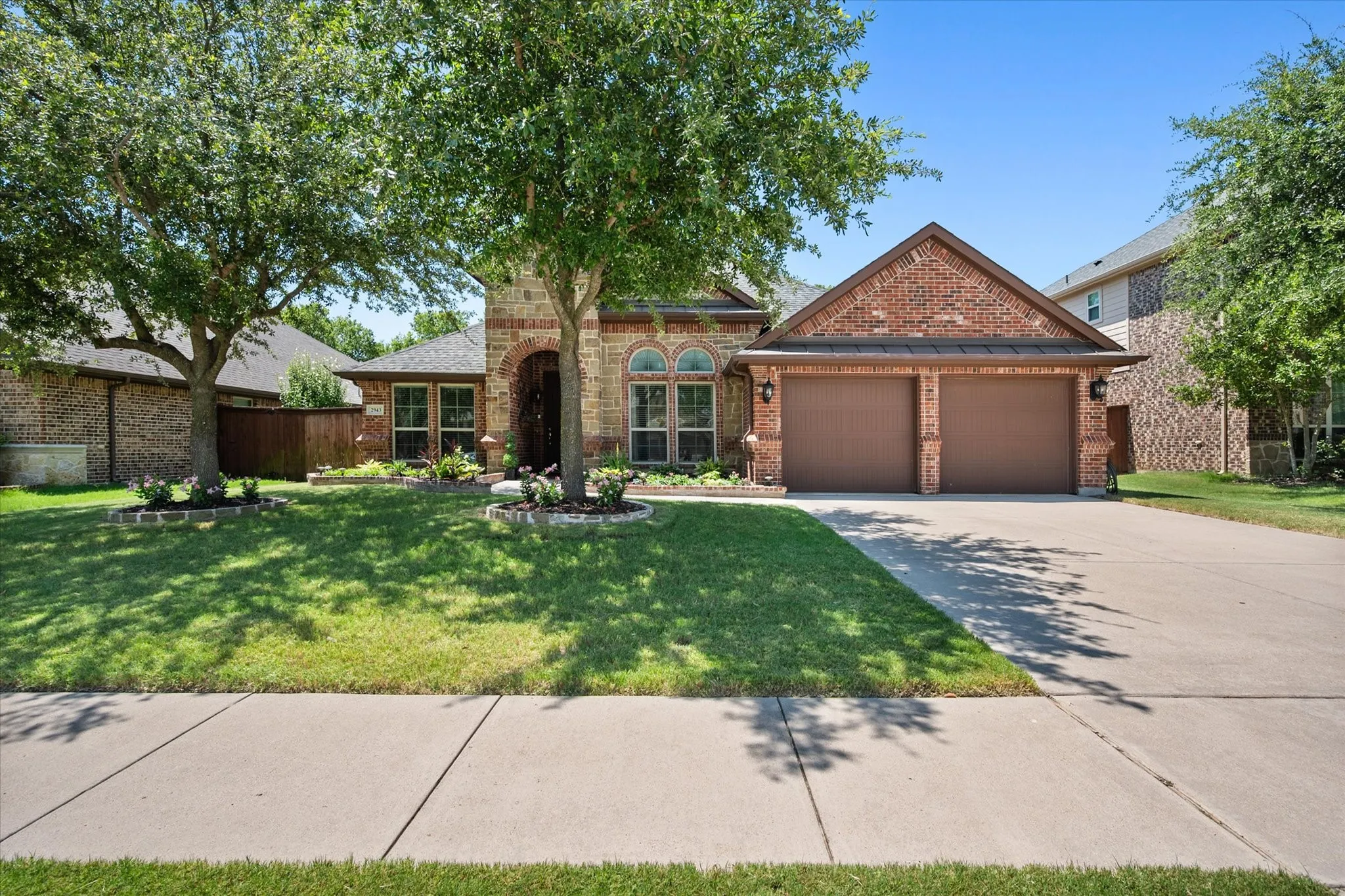 Single Family Residence For Sale in Tarrant County , 2943 Trail Lake Drive, Grand Prairie, Texas 75054, 4 Bedroom, 3 Bathroom, 2 Garage spaces, 2,392 Sqft, built in 2014, mls#21327974, Real Estate Agent in Grand Prairie, Homes For Sale in Tarrant county, Homes For Sale in Grand Prairie, Realtor in Grand Prairie Texas, Real Estate Brokerage Independent Realty Texas, Luminita Cordes Realtor