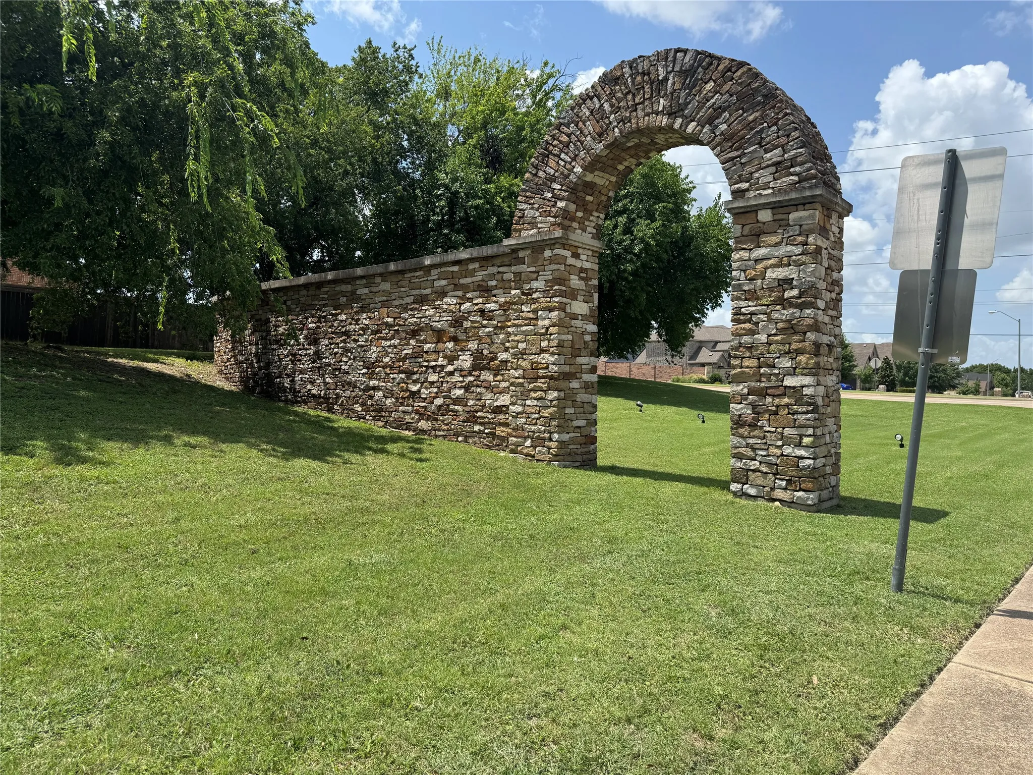 Monument Wall That Can Be  Removed