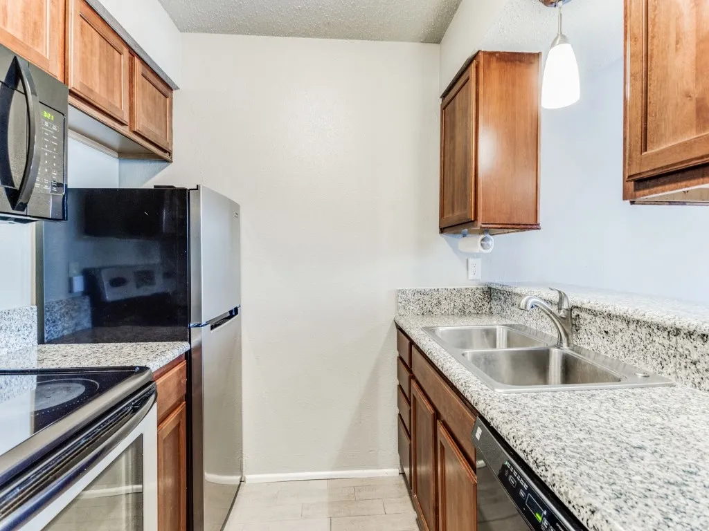 Condominium For Rent in Dallas County , 1503 N Garrett Avenue 111, Dallas, Texas 75206, 1 Bedroom, 1 Bathroom, Garage spaces, 586 Sqft, built in 1982, mls#21363298, Real Estate Agent in Dallas, Homes For Rent in Dallas county, Homes For Rent in Dallas, Realtor in Dallas Texas, Real Estate Brokerage Independent Realty Texas, Luminita Cordes Realtor