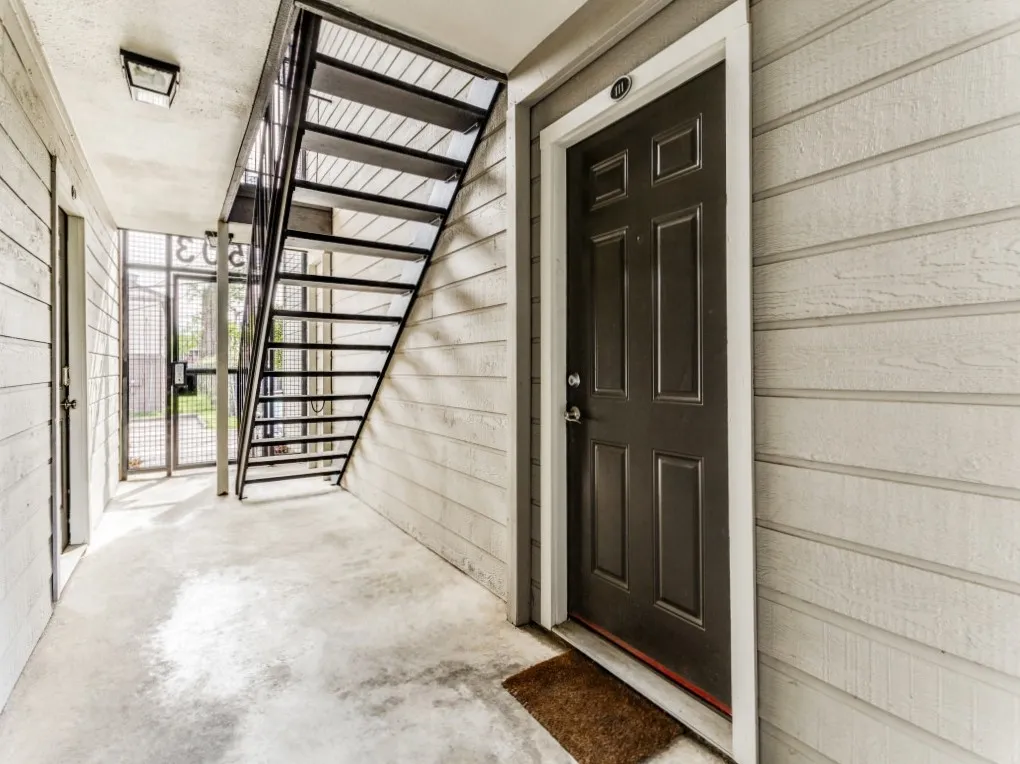 Condominium For Rent in Dallas County , 1503 N Garrett Avenue 111, Dallas, Texas 75206, 1 Bedroom, 1 Bathroom, Garage spaces, 586 Sqft, built in 1982, mls#21363298, Real Estate Agent in Dallas, Homes For Rent in Dallas county, Homes For Rent in Dallas, Realtor in Dallas Texas, Real Estate Brokerage Independent Realty Texas, Luminita Cordes Realtor