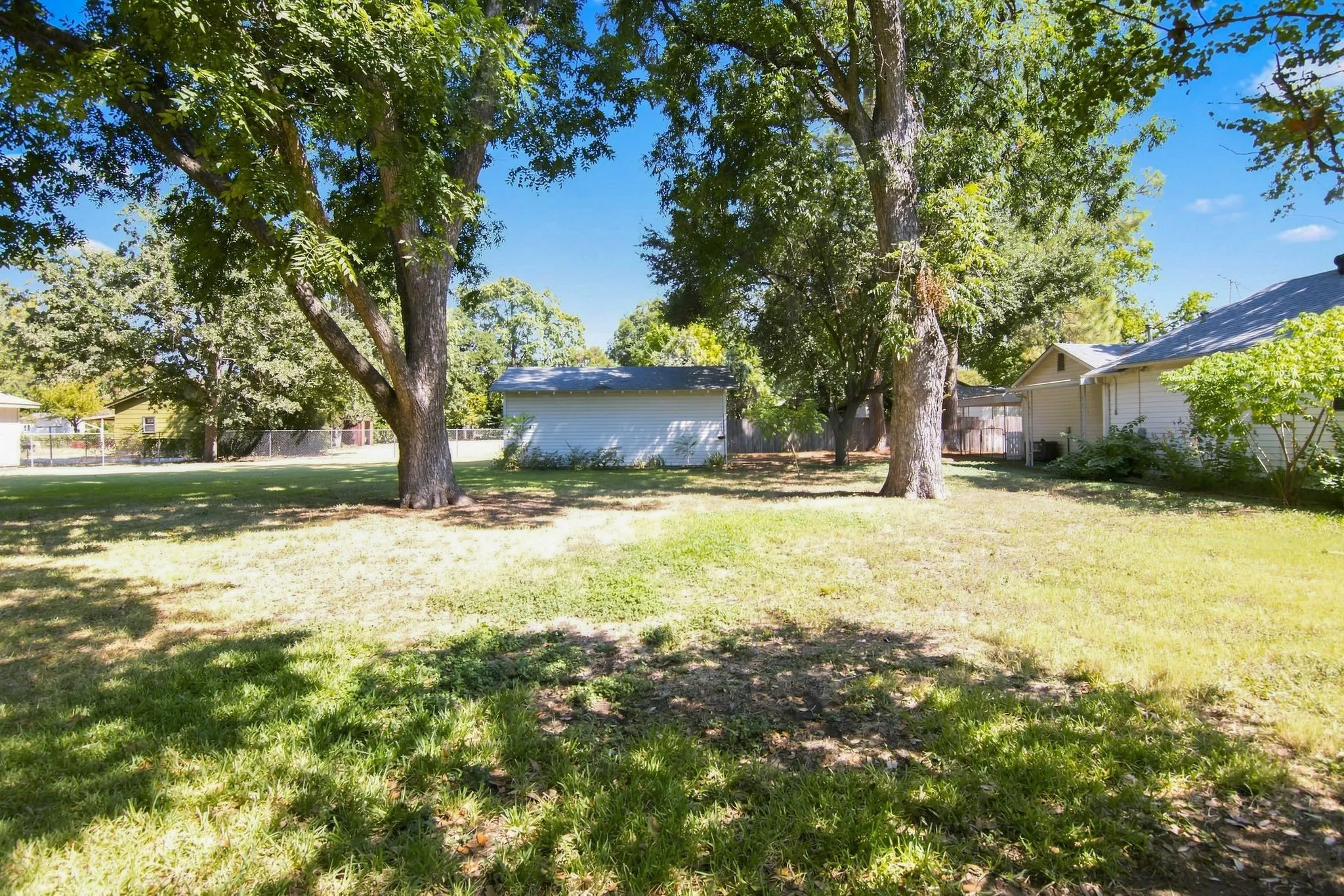 Single Family Residence For Rent in Tarrant County , 603 Merritt Street, River Oaks, Texas 76114, 2 Bedroom, 1 Bathroom, 1 Garage spaces, 1,167 Sqft, built in 1943, mls#21363312, Real Estate Agent in River Oaks, Homes For Rent in Tarrant county, Homes For Rent in River Oaks, Realtor in River Oaks Texas, Real Estate Brokerage Independent Realty Texas, Luminita Cordes Realtor