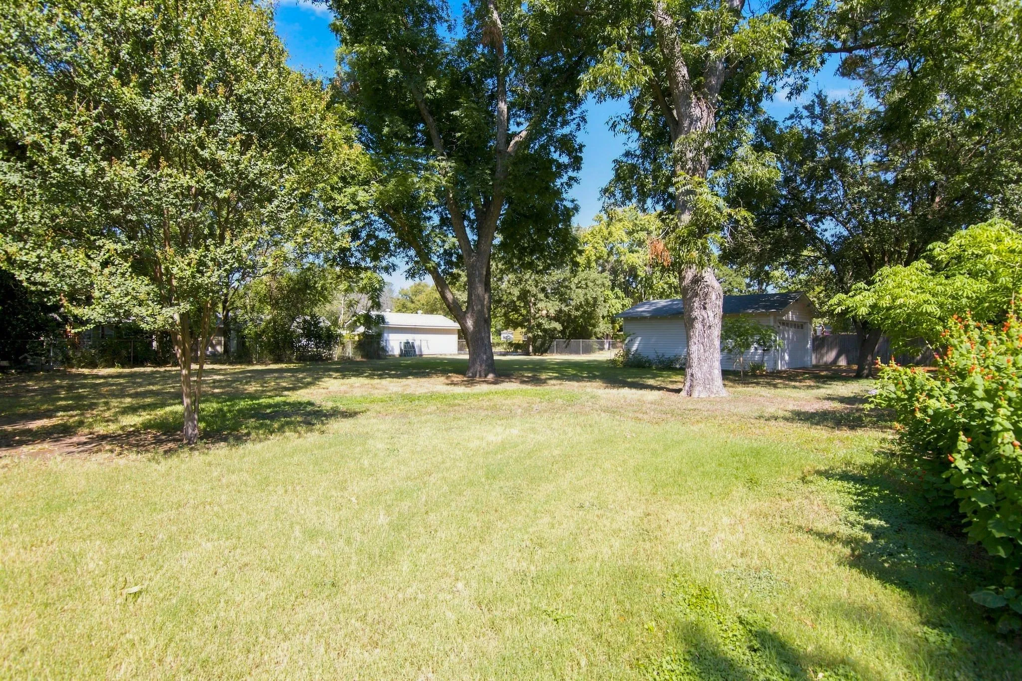 Single Family Residence For Rent in Tarrant County , 603 Merritt Street, River Oaks, Texas 76114, 2 Bedroom, 1 Bathroom, 1 Garage spaces, 1,167 Sqft, built in 1943, mls#21363312, Real Estate Agent in River Oaks, Homes For Rent in Tarrant county, Homes For Rent in River Oaks, Realtor in River Oaks Texas, Real Estate Brokerage Independent Realty Texas, Luminita Cordes Realtor