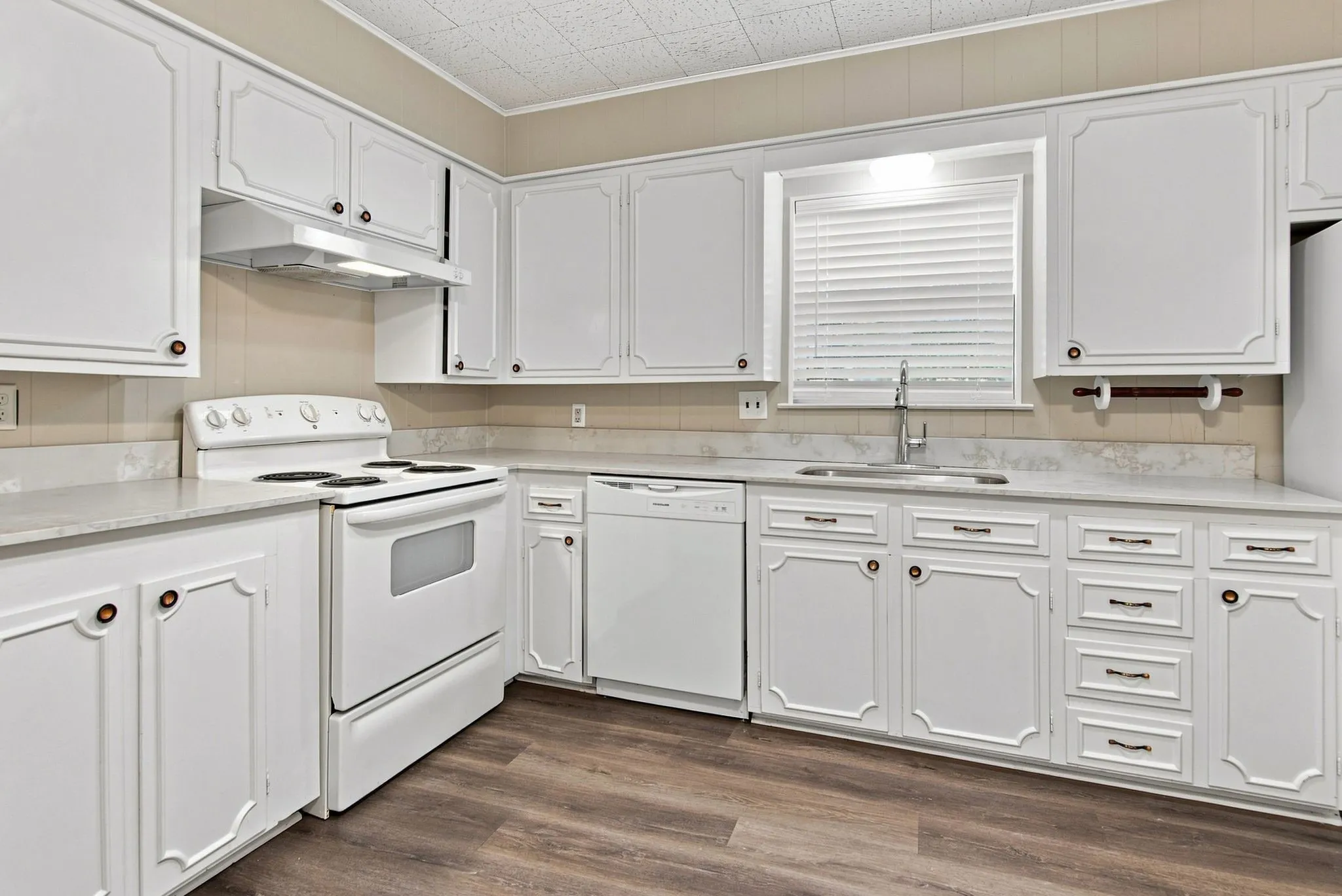 Single Family Residence For Rent in Tarrant County , 603 Merritt Street, River Oaks, Texas 76114, 2 Bedroom, 1 Bathroom, 1 Garage spaces, 1,167 Sqft, built in 1943, mls#21363312, Real Estate Agent in River Oaks, Homes For Rent in Tarrant county, Homes For Rent in River Oaks, Realtor in River Oaks Texas, Real Estate Brokerage Independent Realty Texas, Luminita Cordes Realtor