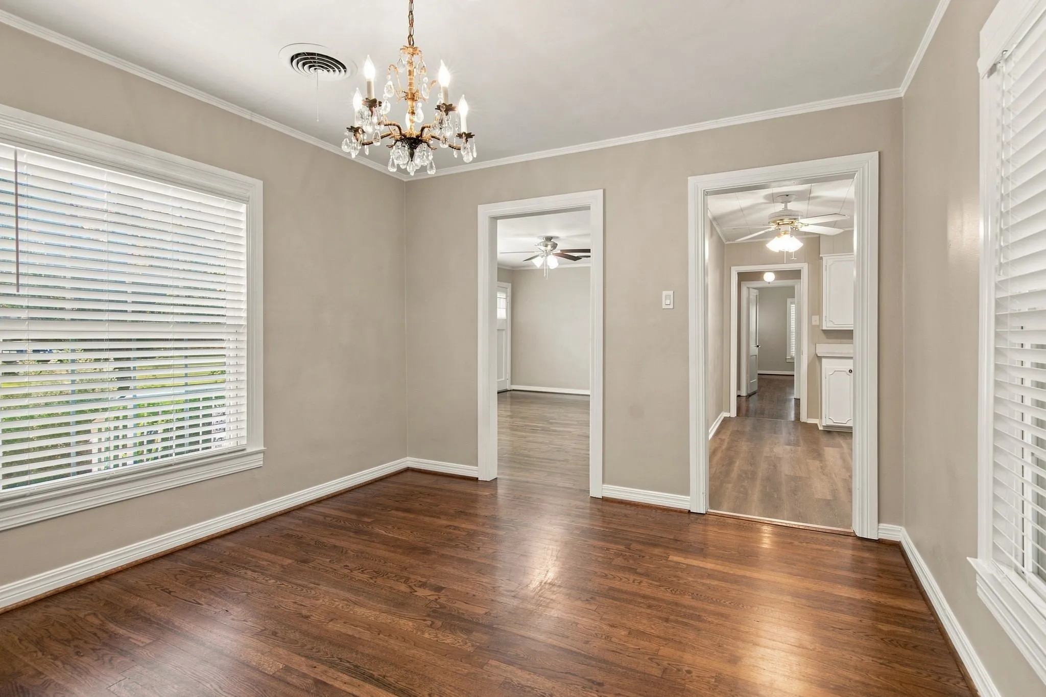 Single Family Residence For Rent in Tarrant County , 603 Merritt Street, River Oaks, Texas 76114, 2 Bedroom, 1 Bathroom, 1 Garage spaces, 1,167 Sqft, built in 1943, mls#21363312, Real Estate Agent in River Oaks, Homes For Rent in Tarrant county, Homes For Rent in River Oaks, Realtor in River Oaks Texas, Real Estate Brokerage Independent Realty Texas, Luminita Cordes Realtor
