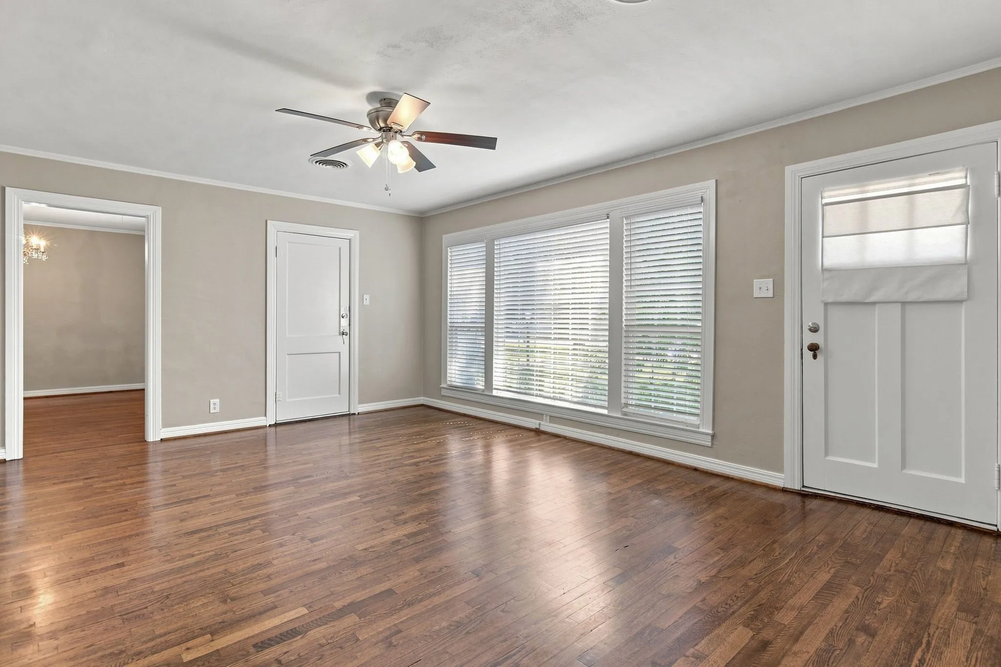 Single Family Residence For Rent in Tarrant County , 603 Merritt Street, River Oaks, Texas 76114, 2 Bedroom, 1 Bathroom, 1 Garage spaces, 1,167 Sqft, built in 1943, mls#21363312, Real Estate Agent in River Oaks, Homes For Rent in Tarrant county, Homes For Rent in River Oaks, Realtor in River Oaks Texas, Real Estate Brokerage Independent Realty Texas, Luminita Cordes Realtor