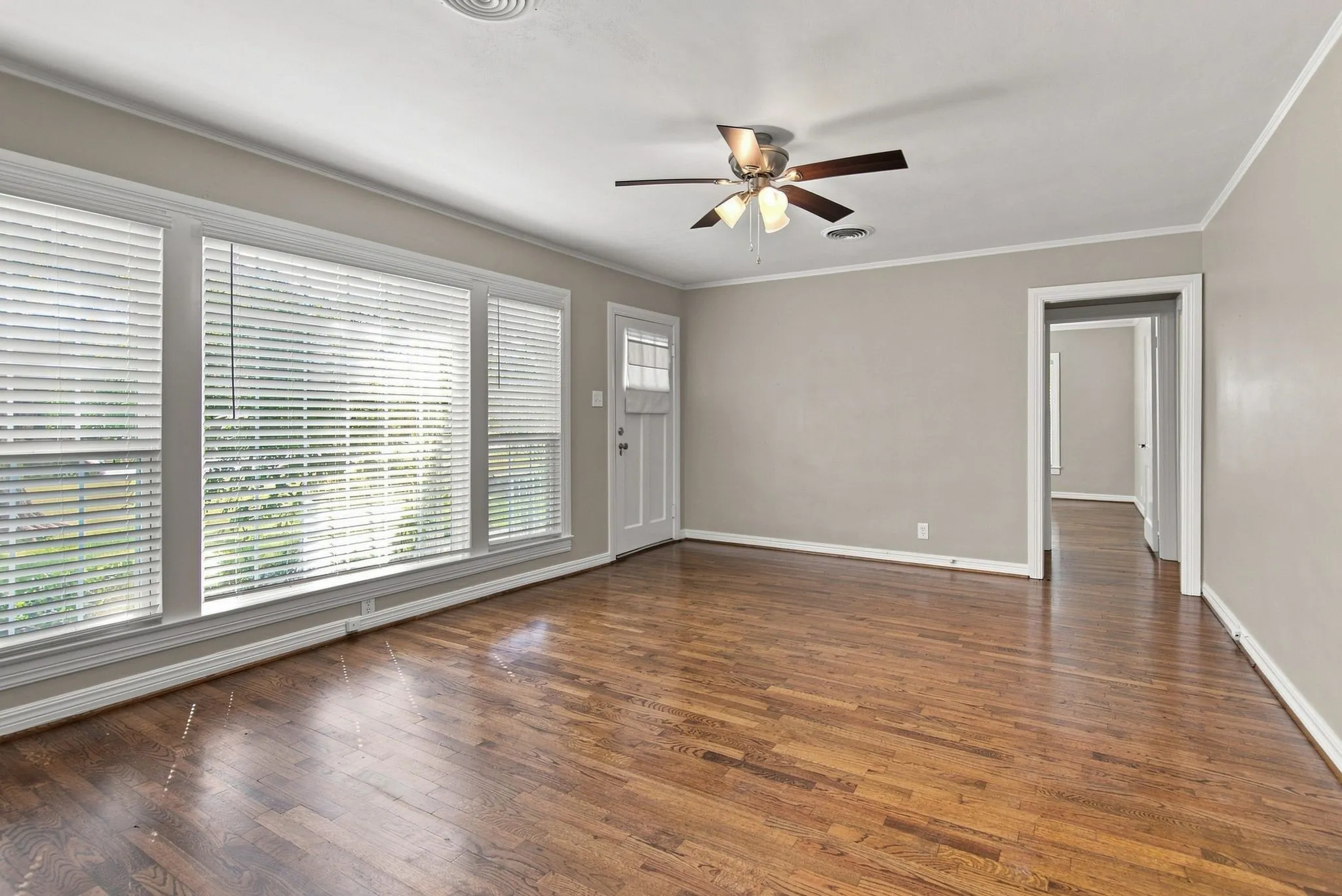Single Family Residence For Rent in Tarrant County , 603 Merritt Street, River Oaks, Texas 76114, 2 Bedroom, 1 Bathroom, 1 Garage spaces, 1,167 Sqft, built in 1943, mls#21363312, Real Estate Agent in River Oaks, Homes For Rent in Tarrant county, Homes For Rent in River Oaks, Realtor in River Oaks Texas, Real Estate Brokerage Independent Realty Texas, Luminita Cordes Realtor