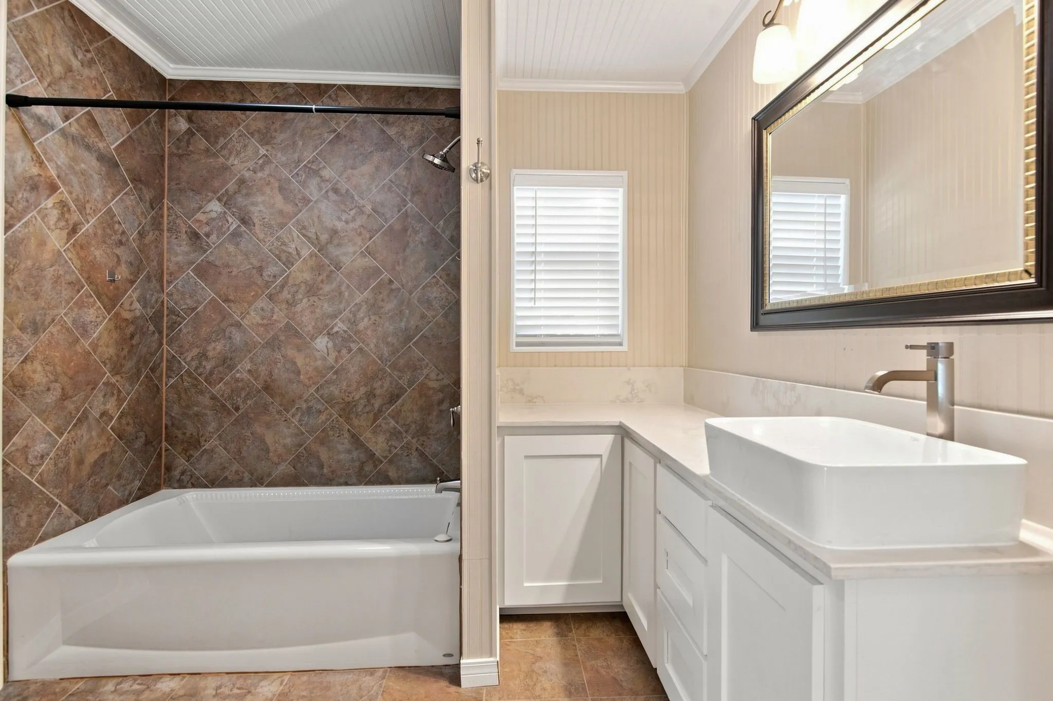 Single Family Residence For Rent in Tarrant County , 603 Merritt Street, River Oaks, Texas 76114, 2 Bedroom, 1 Bathroom, 1 Garage spaces, 1,167 Sqft, built in 1943, mls#21363312, Real Estate Agent in River Oaks, Homes For Rent in Tarrant county, Homes For Rent in River Oaks, Realtor in River Oaks Texas, Real Estate Brokerage Independent Realty Texas, Luminita Cordes Realtor