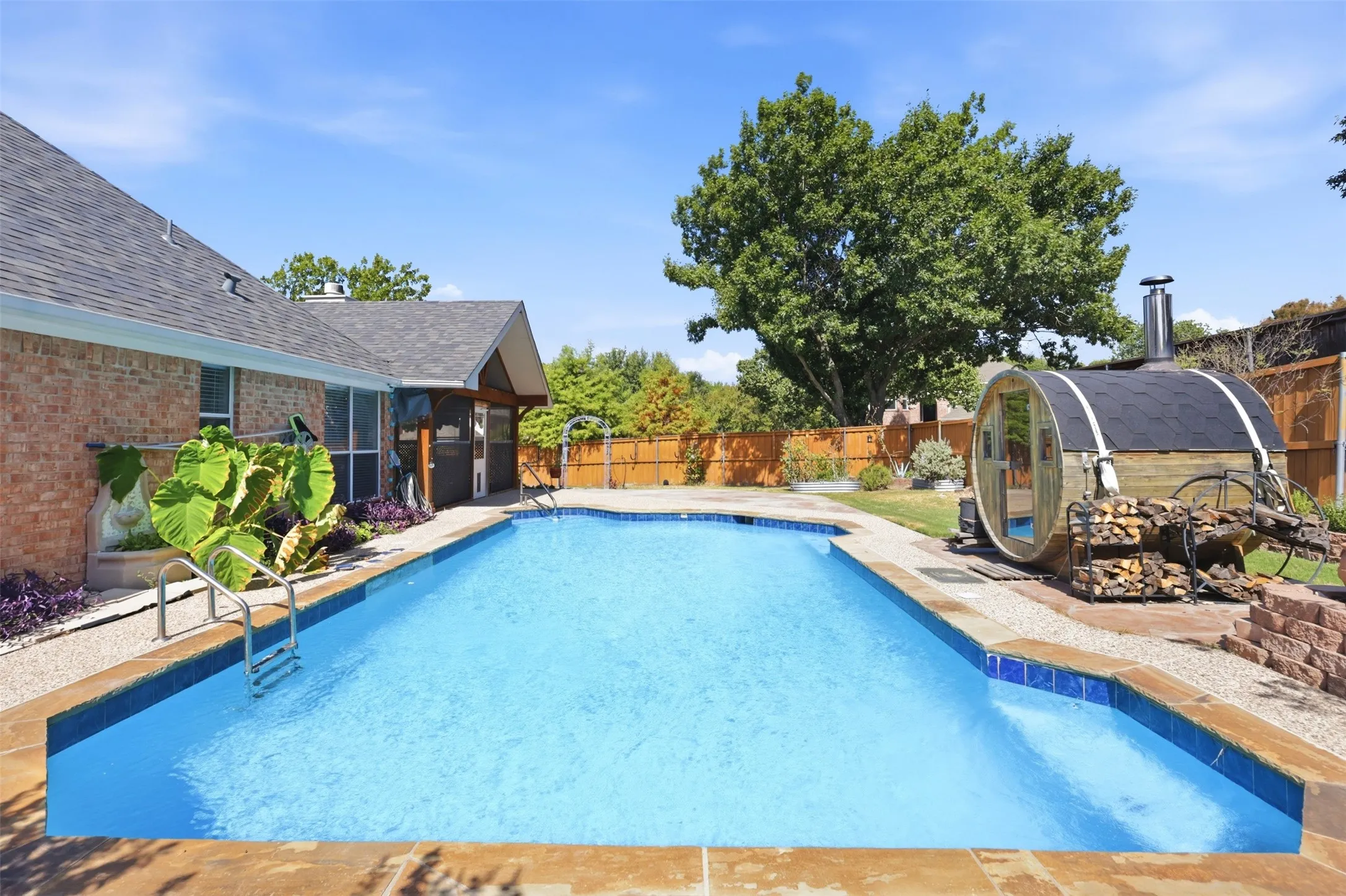 Single Family Residence For Sale in Rockwall County , 110 Julian Drive, Rockwall, Texas 75087, 4 Bedroom, 2 Bathroom, 2 Garage spaces, 2,296 Sqft, built in 1996, mls#21361806, Real Estate Agent in Rockwall, Homes For Sale in Rockwall county, Homes For Sale in Rockwall, Realtor in Rockwall Texas, Real Estate Brokerage Independent Realty Texas, Luminita Cordes Realtor