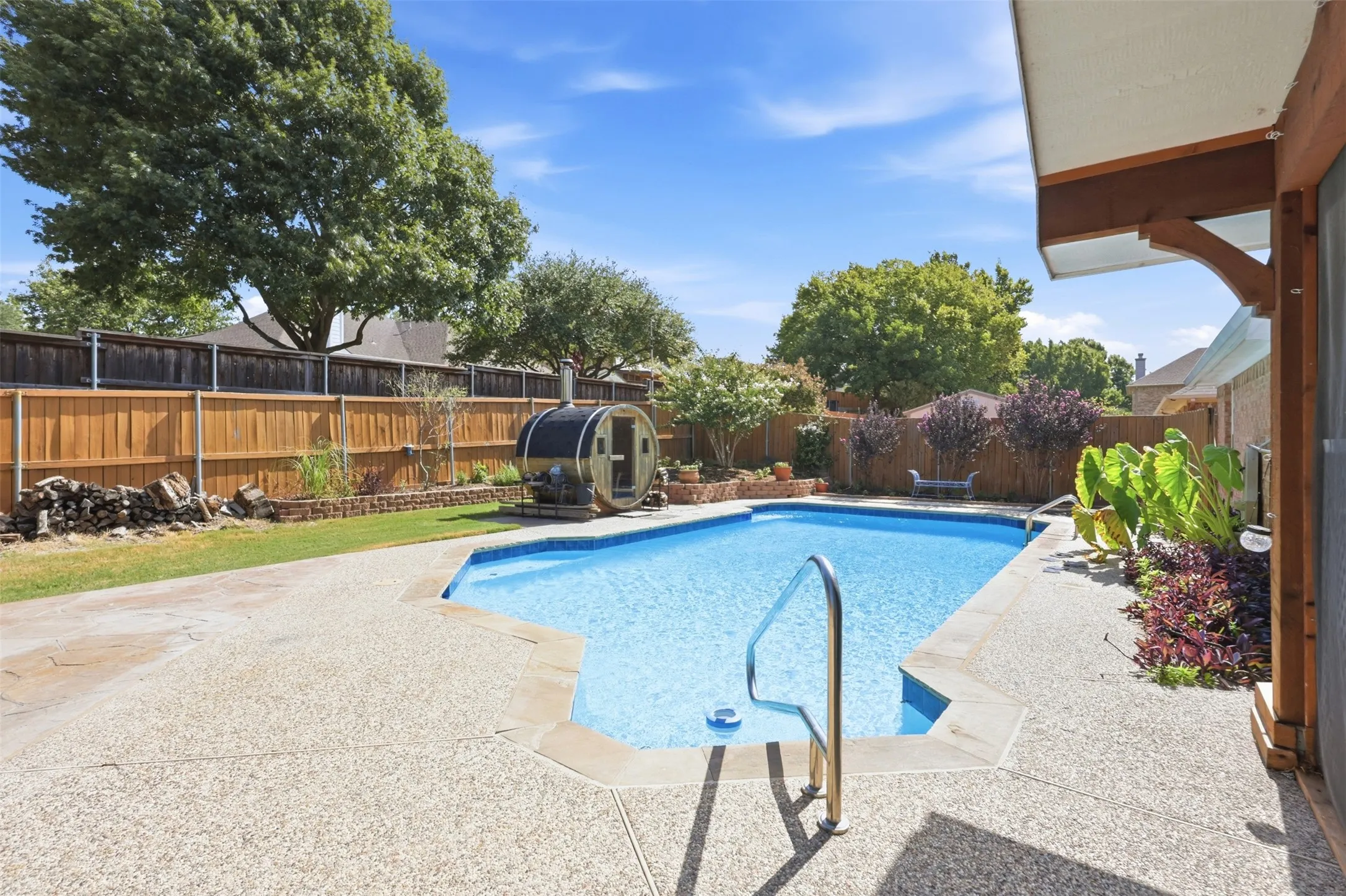 Single Family Residence For Sale in Rockwall County , 110 Julian Drive, Rockwall, Texas 75087, 4 Bedroom, 2 Bathroom, 2 Garage spaces, 2,296 Sqft, built in 1996, mls#21361806, Real Estate Agent in Rockwall, Homes For Sale in Rockwall county, Homes For Sale in Rockwall, Realtor in Rockwall Texas, Real Estate Brokerage Independent Realty Texas, Luminita Cordes Realtor