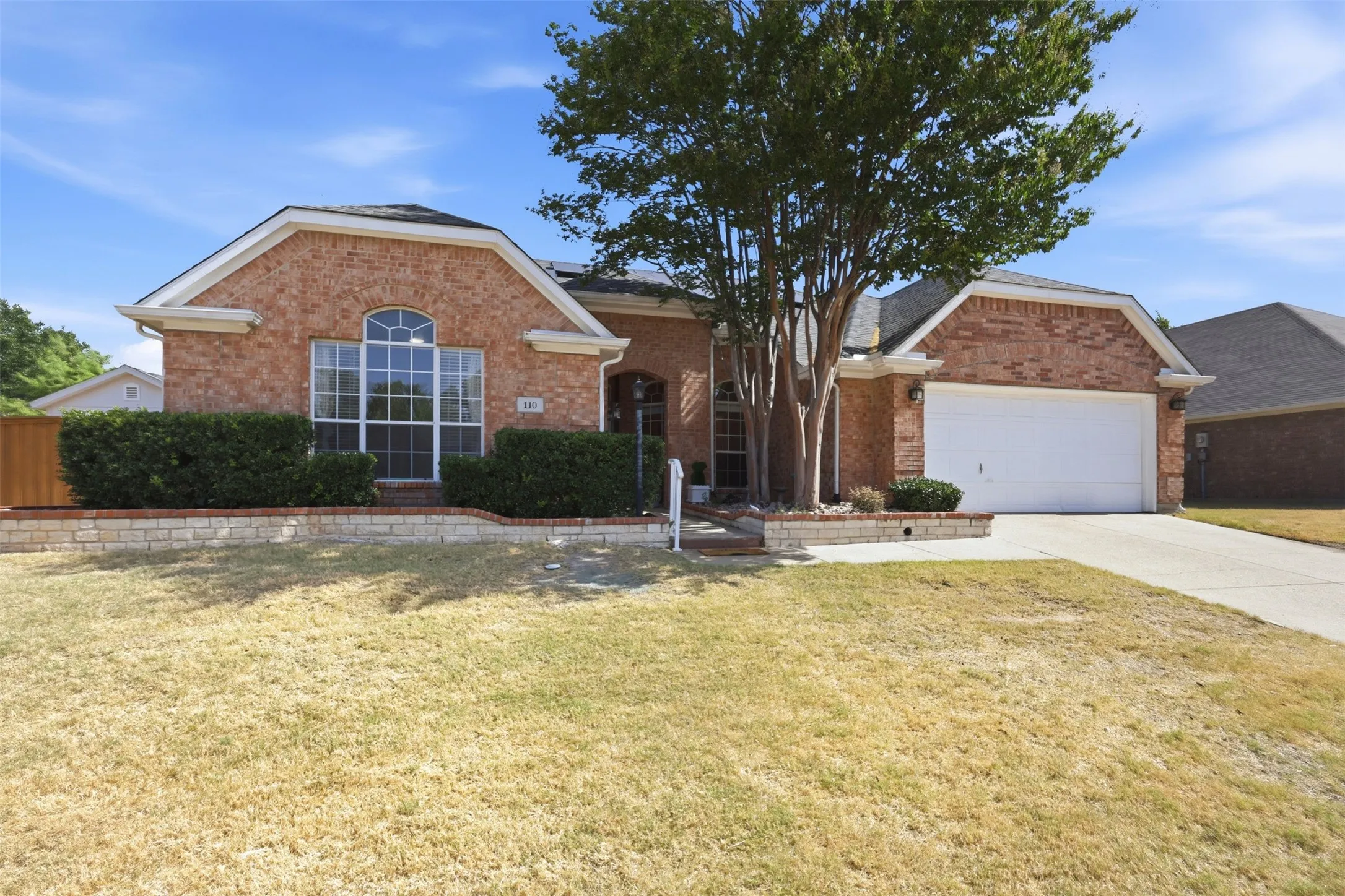 Single Family Residence For Sale in Rockwall County , 110 Julian Drive, Rockwall, Texas 75087, 4 Bedroom, 2 Bathroom, 2 Garage spaces, 2,296 Sqft, built in 1996, mls#21361806, Real Estate Agent in Rockwall, Homes For Sale in Rockwall county, Homes For Sale in Rockwall, Realtor in Rockwall Texas, Real Estate Brokerage Independent Realty Texas, Luminita Cordes Realtor