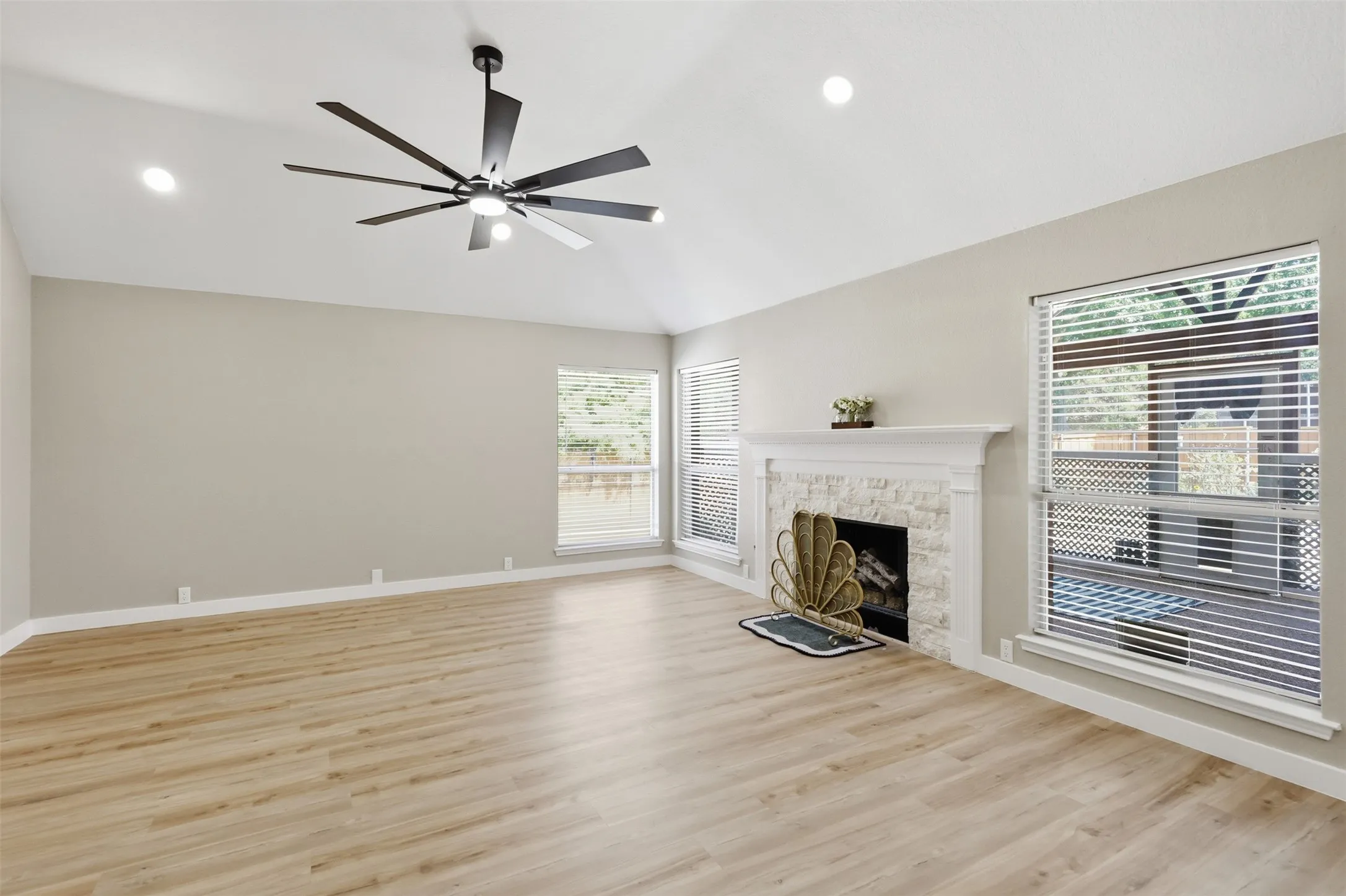 Single Family Residence For Sale in Rockwall County , 110 Julian Drive, Rockwall, Texas 75087, 4 Bedroom, 2 Bathroom, 2 Garage spaces, 2,296 Sqft, built in 1996, mls#21361806, Real Estate Agent in Rockwall, Homes For Sale in Rockwall county, Homes For Sale in Rockwall, Realtor in Rockwall Texas, Real Estate Brokerage Independent Realty Texas, Luminita Cordes Realtor