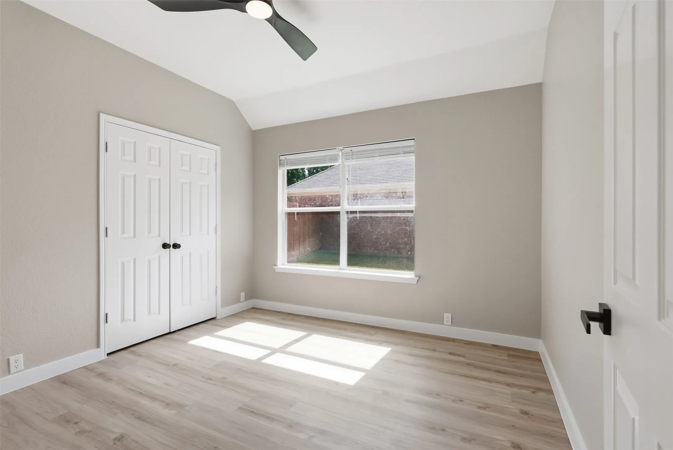 Single Family Residence For Sale in Rockwall County , 110 Julian Drive, Rockwall, Texas 75087, 4 Bedroom, 2 Bathroom, 2 Garage spaces, 2,296 Sqft, built in 1996, mls#21361806, Real Estate Agent in Rockwall, Homes For Sale in Rockwall county, Homes For Sale in Rockwall, Realtor in Rockwall Texas, Real Estate Brokerage Independent Realty Texas, Luminita Cordes Realtor