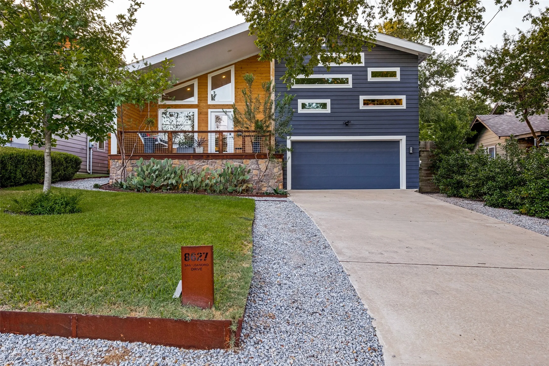 Single Family Residence For Sale in Dallas County , 8627 San Leandro Drive, Dallas, Texas 75218, 5 Bedroom, 5 Bathroom, 2 Garage spaces, 2,925 Sqft, built in 2019, mls#21340013, Real Estate Agent in Dallas, Homes For Sale in Dallas county, Homes For Sale in Dallas, Realtor in Dallas Texas, Real Estate Brokerage Independent Realty Texas, Luminita Cordes Realtor