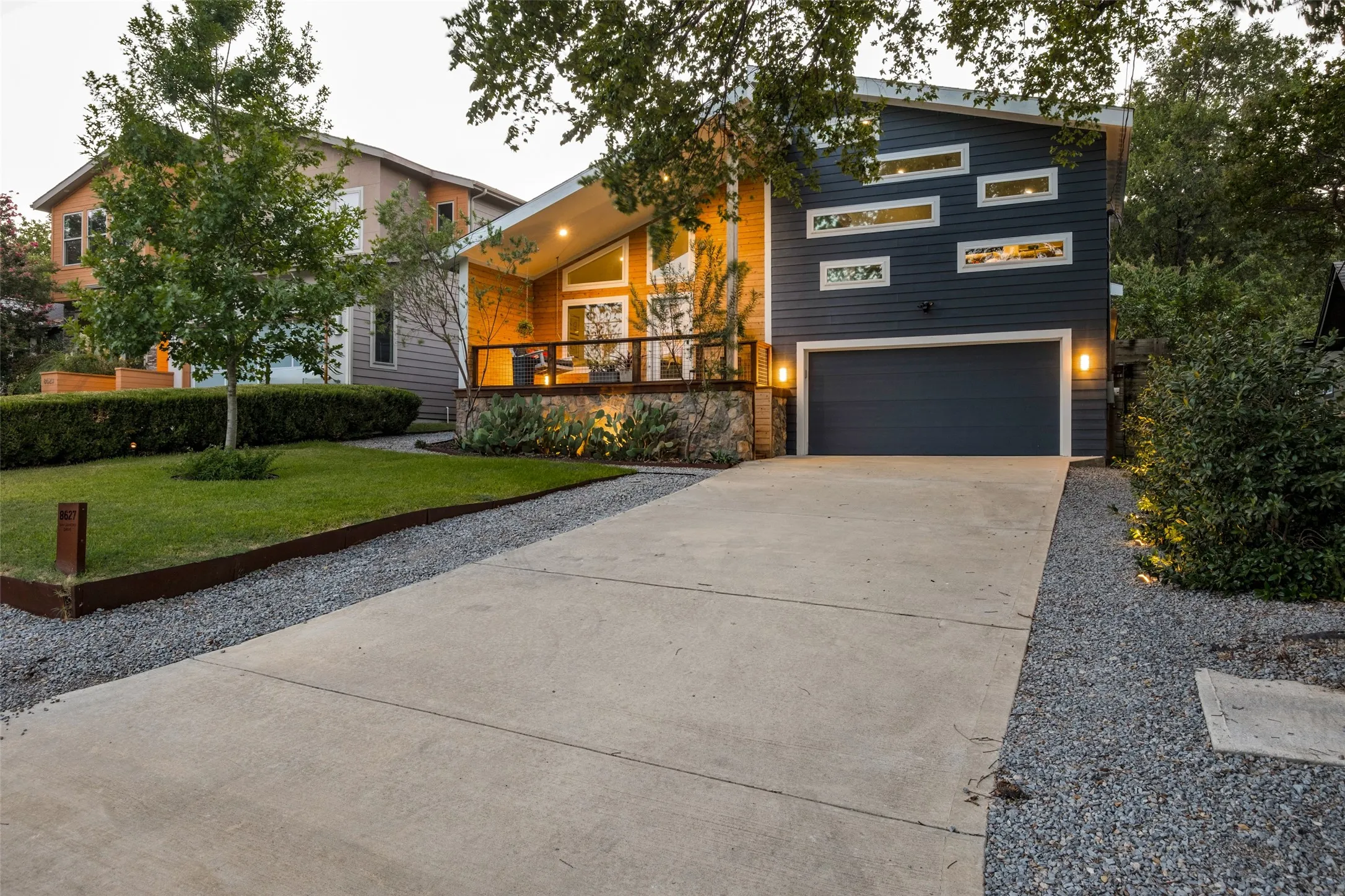 Single Family Residence For Sale in Dallas County , 8627 San Leandro Drive, Dallas, Texas 75218, 5 Bedroom, 5 Bathroom, 2 Garage spaces, 2,925 Sqft, built in 2019, mls#21340013, Real Estate Agent in Dallas, Homes For Sale in Dallas county, Homes For Sale in Dallas, Realtor in Dallas Texas, Real Estate Brokerage Independent Realty Texas, Luminita Cordes Realtor