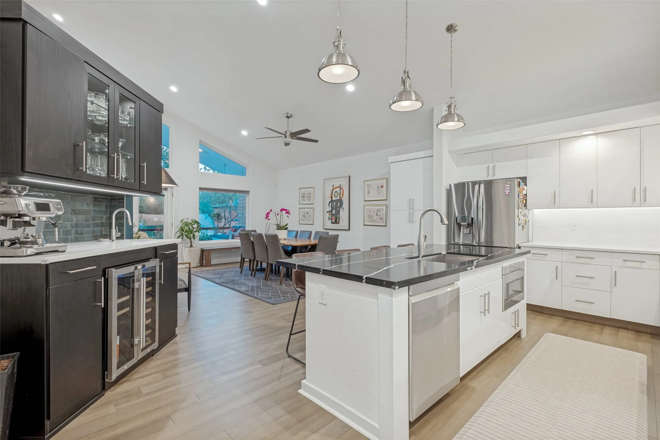 Single Family Residence For Sale in Dallas County , 8627 San Leandro Drive, Dallas, Texas 75218, 5 Bedroom, 5 Bathroom, 2 Garage spaces, 2,925 Sqft, built in 2019, mls#21340013, Real Estate Agent in Dallas, Homes For Sale in Dallas county, Homes For Sale in Dallas, Realtor in Dallas Texas, Real Estate Brokerage Independent Realty Texas, Luminita Cordes Realtor