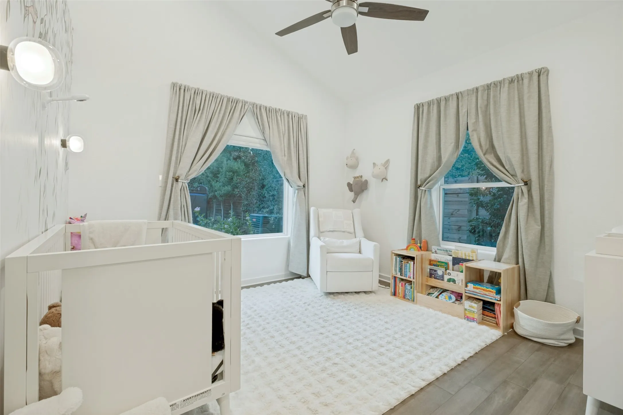Single Family Residence For Sale in Dallas County , 8627 San Leandro Drive, Dallas, Texas 75218, 5 Bedroom, 5 Bathroom, 2 Garage spaces, 2,925 Sqft, built in 2019, mls#21340013, Real Estate Agent in Dallas, Homes For Sale in Dallas county, Homes For Sale in Dallas, Realtor in Dallas Texas, Real Estate Brokerage Independent Realty Texas, Luminita Cordes Realtor