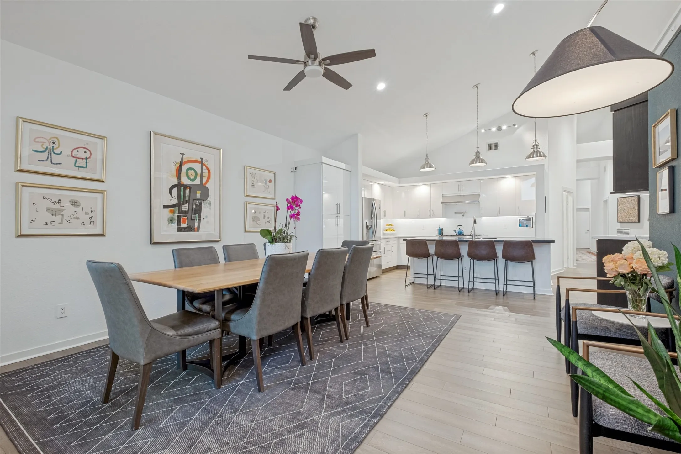 Single Family Residence For Sale in Dallas County , 8627 San Leandro Drive, Dallas, Texas 75218, 5 Bedroom, 5 Bathroom, 2 Garage spaces, 2,925 Sqft, built in 2019, mls#21340013, Real Estate Agent in Dallas, Homes For Sale in Dallas county, Homes For Sale in Dallas, Realtor in Dallas Texas, Real Estate Brokerage Independent Realty Texas, Luminita Cordes Realtor