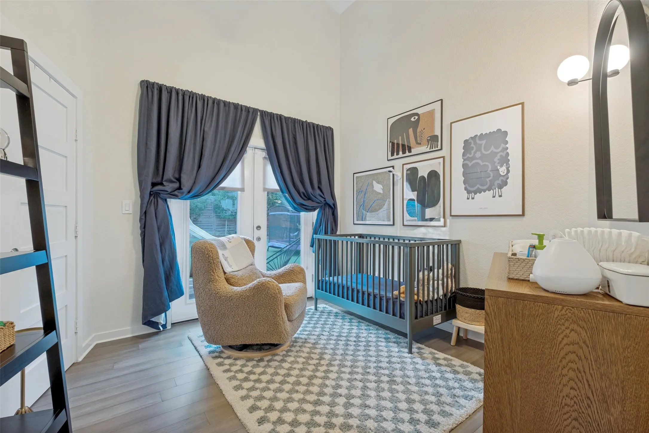 Single Family Residence For Sale in Dallas County , 8627 San Leandro Drive, Dallas, Texas 75218, 5 Bedroom, 5 Bathroom, 2 Garage spaces, 2,925 Sqft, built in 2019, mls#21340013, Real Estate Agent in Dallas, Homes For Sale in Dallas county, Homes For Sale in Dallas, Realtor in Dallas Texas, Real Estate Brokerage Independent Realty Texas, Luminita Cordes Realtor