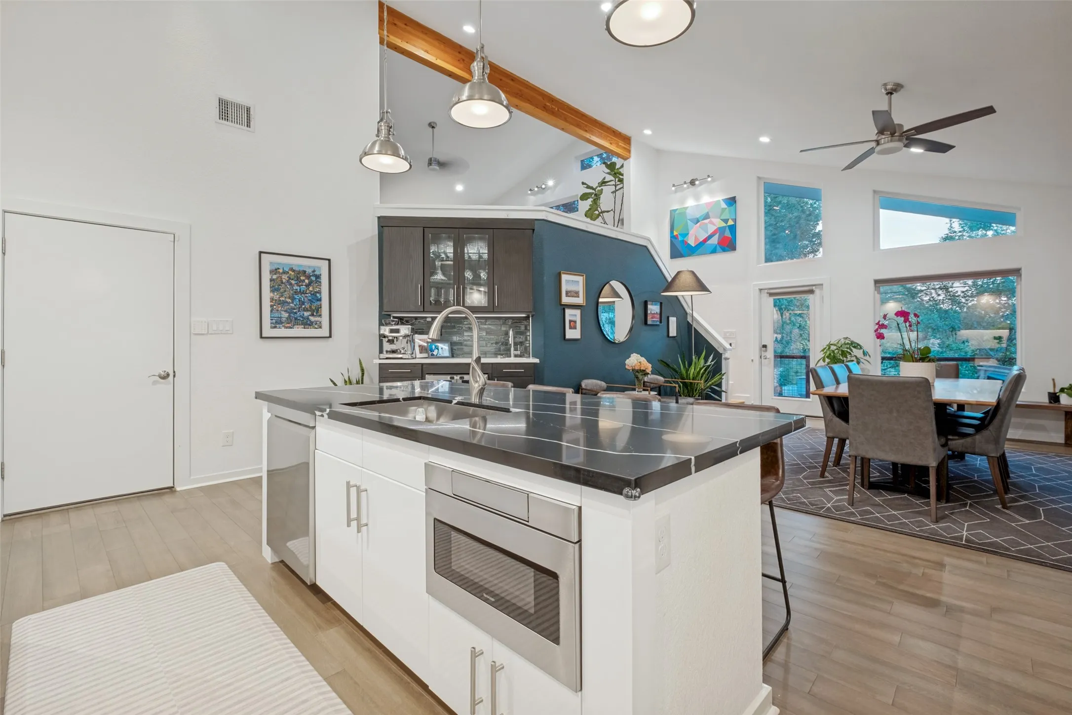 Single Family Residence For Sale in Dallas County , 8627 San Leandro Drive, Dallas, Texas 75218, 5 Bedroom, 5 Bathroom, 2 Garage spaces, 2,925 Sqft, built in 2019, mls#21340013, Real Estate Agent in Dallas, Homes For Sale in Dallas county, Homes For Sale in Dallas, Realtor in Dallas Texas, Real Estate Brokerage Independent Realty Texas, Luminita Cordes Realtor