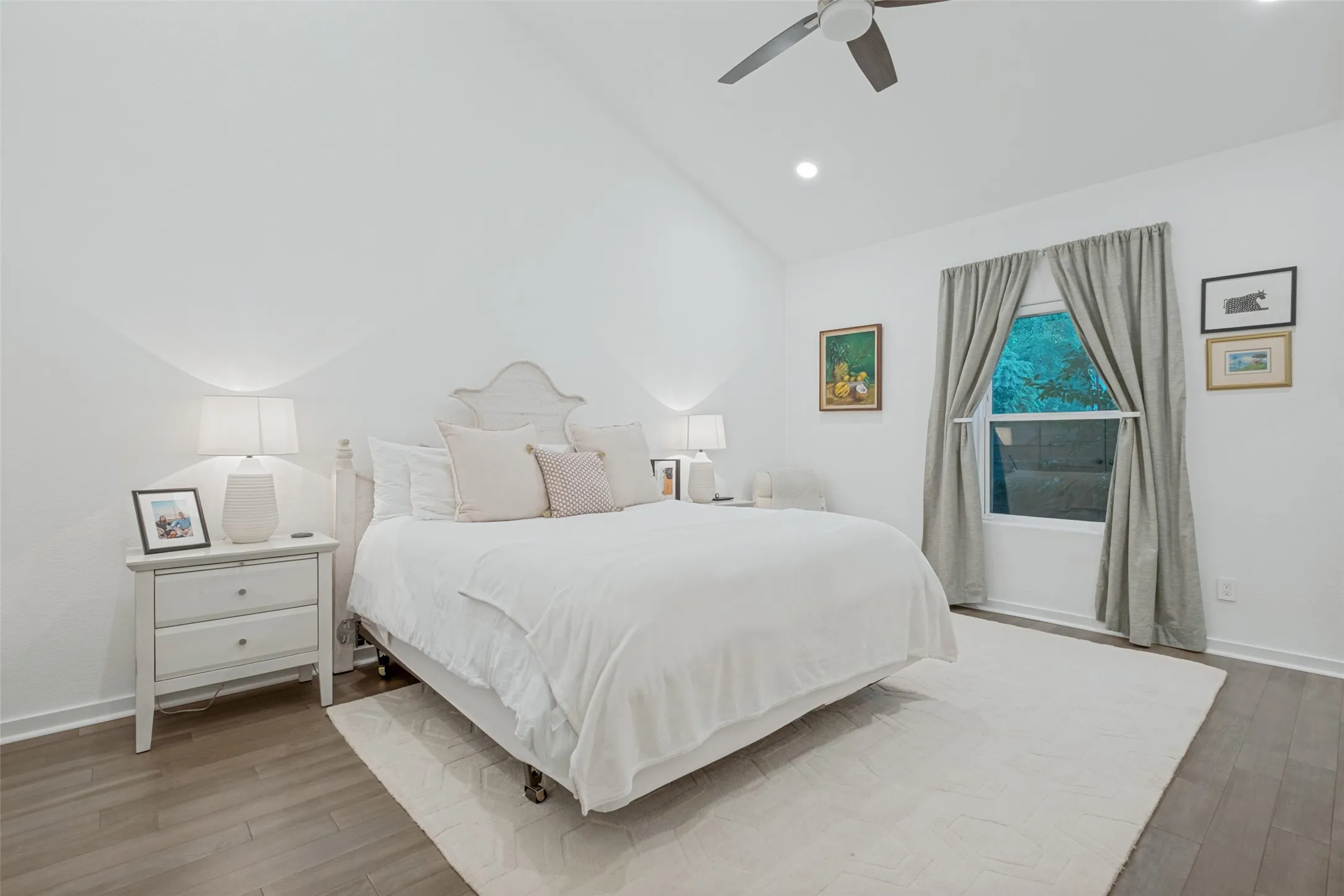 Single Family Residence For Sale in Dallas County , 8627 San Leandro Drive, Dallas, Texas 75218, 5 Bedroom, 5 Bathroom, 2 Garage spaces, 2,925 Sqft, built in 2019, mls#21340013, Real Estate Agent in Dallas, Homes For Sale in Dallas county, Homes For Sale in Dallas, Realtor in Dallas Texas, Real Estate Brokerage Independent Realty Texas, Luminita Cordes Realtor