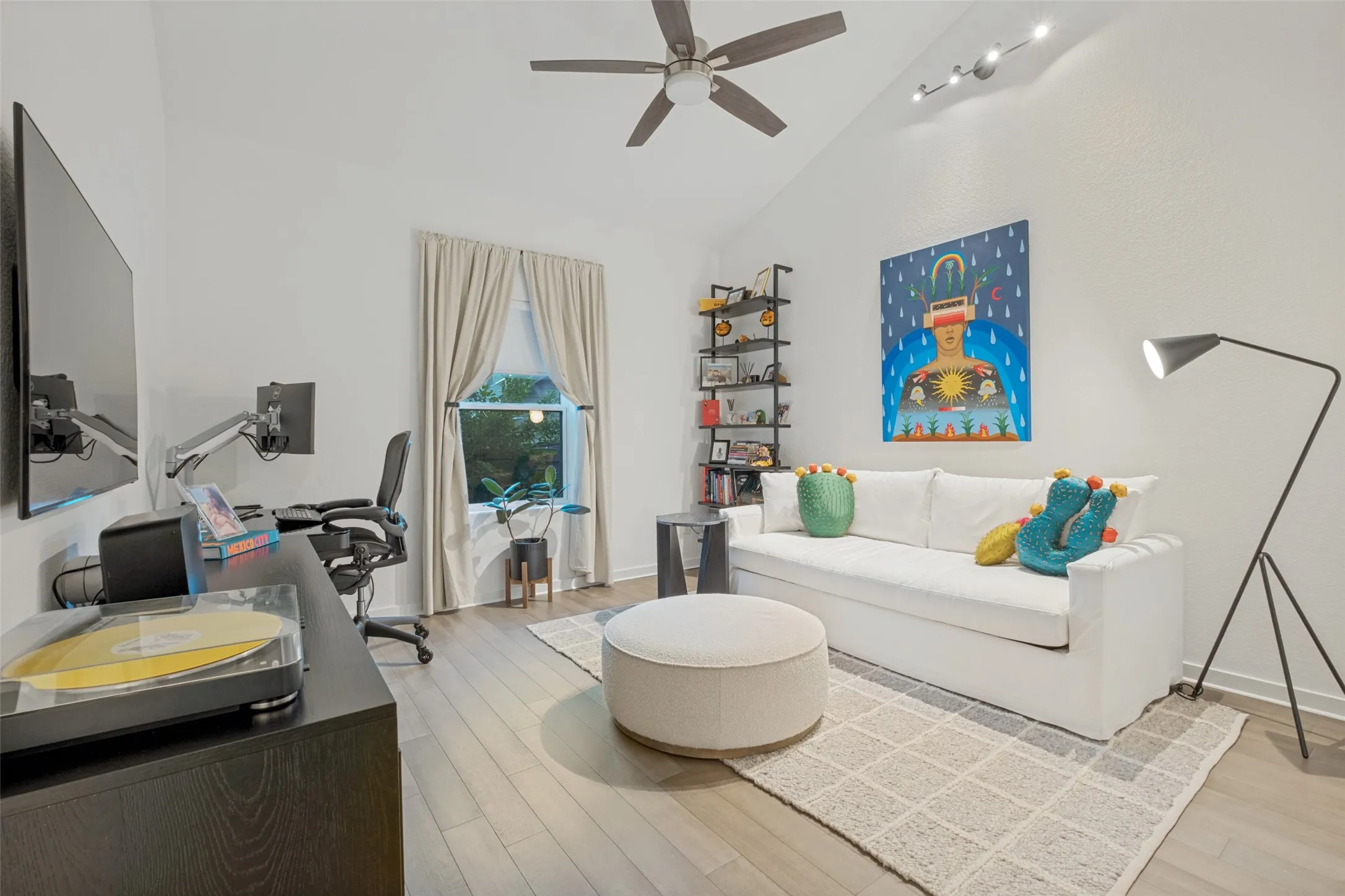Single Family Residence For Sale in Dallas County , 8627 San Leandro Drive, Dallas, Texas 75218, 5 Bedroom, 5 Bathroom, 2 Garage spaces, 2,925 Sqft, built in 2019, mls#21340013, Real Estate Agent in Dallas, Homes For Sale in Dallas county, Homes For Sale in Dallas, Realtor in Dallas Texas, Real Estate Brokerage Independent Realty Texas, Luminita Cordes Realtor