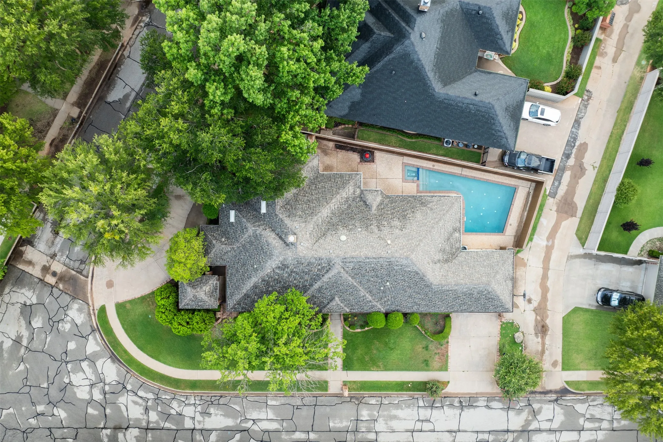Single Family Residence For Sale in Wichita County , 2614 San Simeon Drive, Wichita Falls, Texas 76308, 4 Bedroom, 3 Bathroom, 2 Garage spaces, 4,004 Sqft, built in 1983, mls#21362629, Real Estate Agent in Wichita Falls, Homes For Sale in Wichita county, Homes For Sale in Wichita Falls, Realtor in Wichita Falls Texas, Real Estate Brokerage Independent Realty Texas, Luminita Cordes Realtor