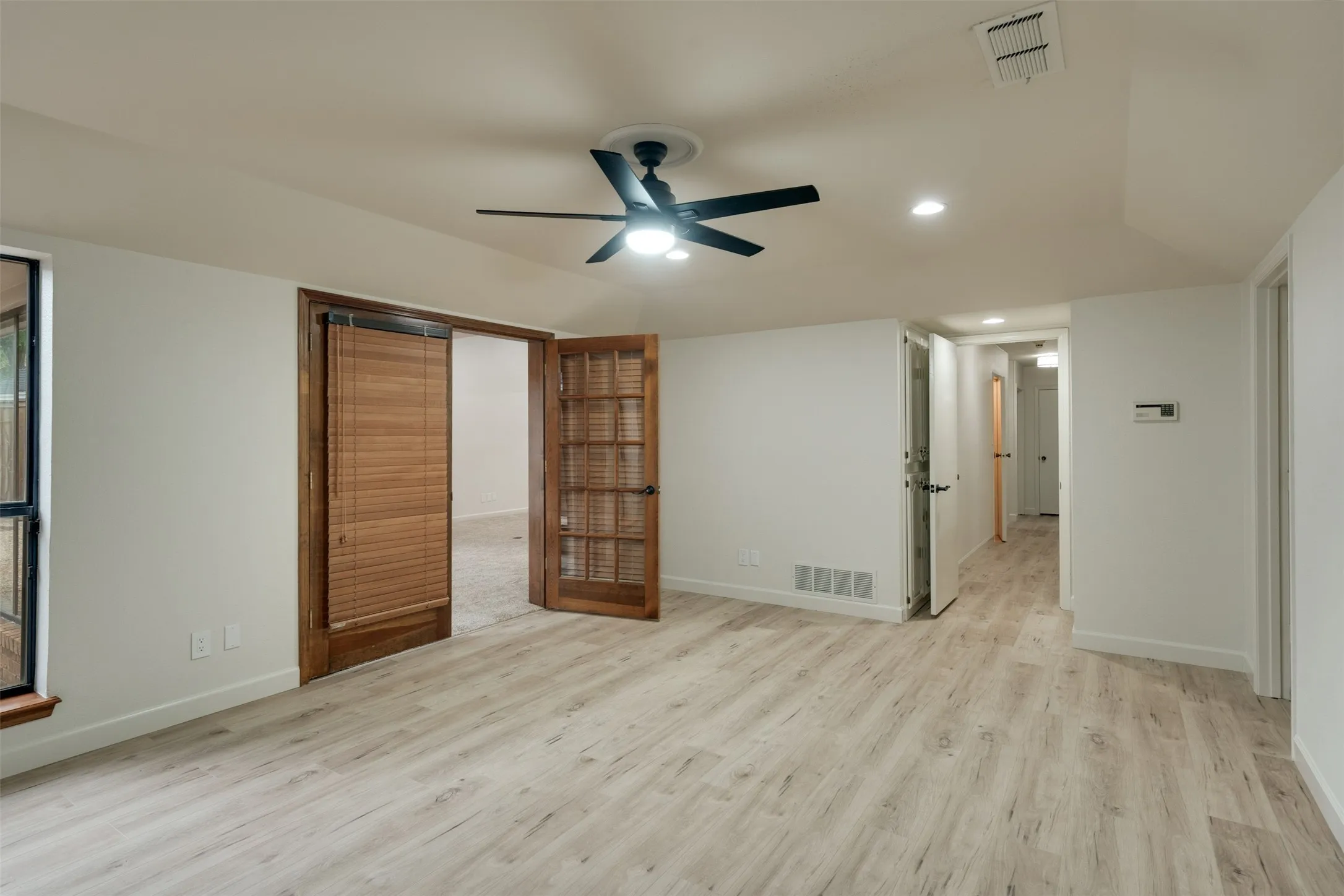Single Family Residence For Sale in Wichita County , 2614 San Simeon Drive, Wichita Falls, Texas 76308, 4 Bedroom, 3 Bathroom, 2 Garage spaces, 4,004 Sqft, built in 1983, mls#21362629, Real Estate Agent in Wichita Falls, Homes For Sale in Wichita county, Homes For Sale in Wichita Falls, Realtor in Wichita Falls Texas, Real Estate Brokerage Independent Realty Texas, Luminita Cordes Realtor