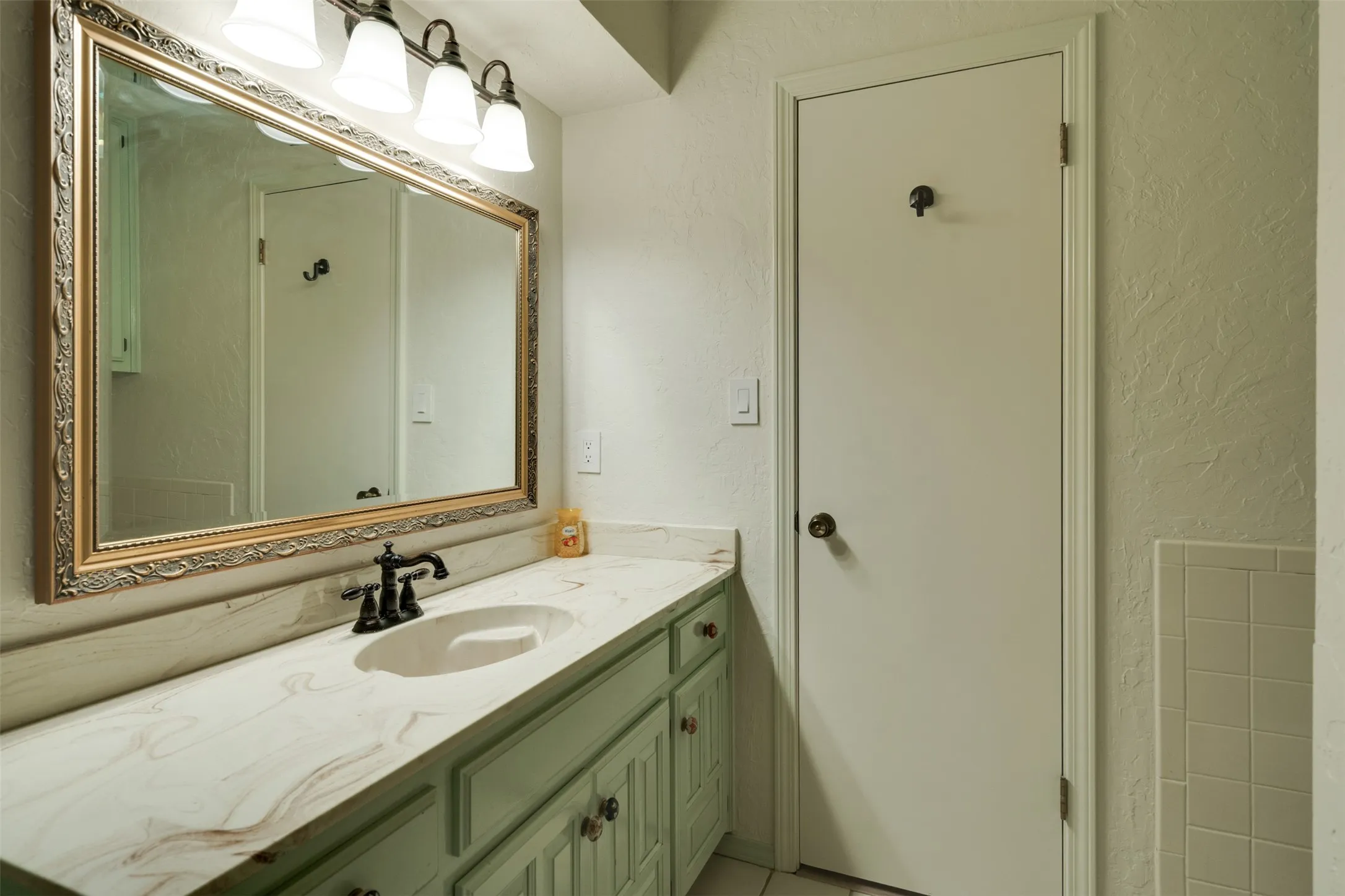 Single Family Residence For Sale in Wichita County , 2614 San Simeon Drive, Wichita Falls, Texas 76308, 4 Bedroom, 3 Bathroom, 2 Garage spaces, 4,004 Sqft, built in 1983, mls#21362629, Real Estate Agent in Wichita Falls, Homes For Sale in Wichita county, Homes For Sale in Wichita Falls, Realtor in Wichita Falls Texas, Real Estate Brokerage Independent Realty Texas, Luminita Cordes Realtor